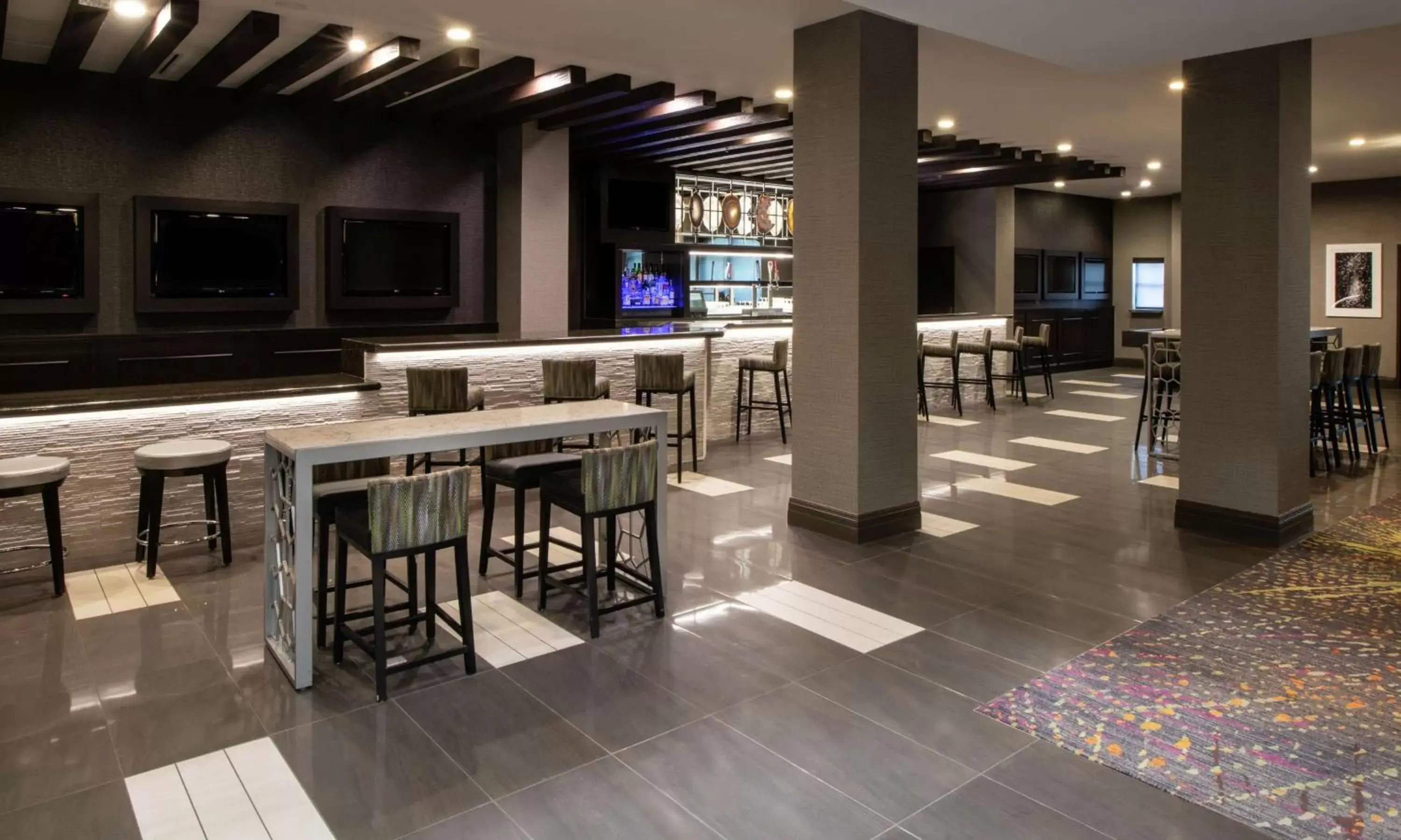 Lounge or bar, Restaurant/Places to Eat in Embassy Suites by Hilton Las Vegas
