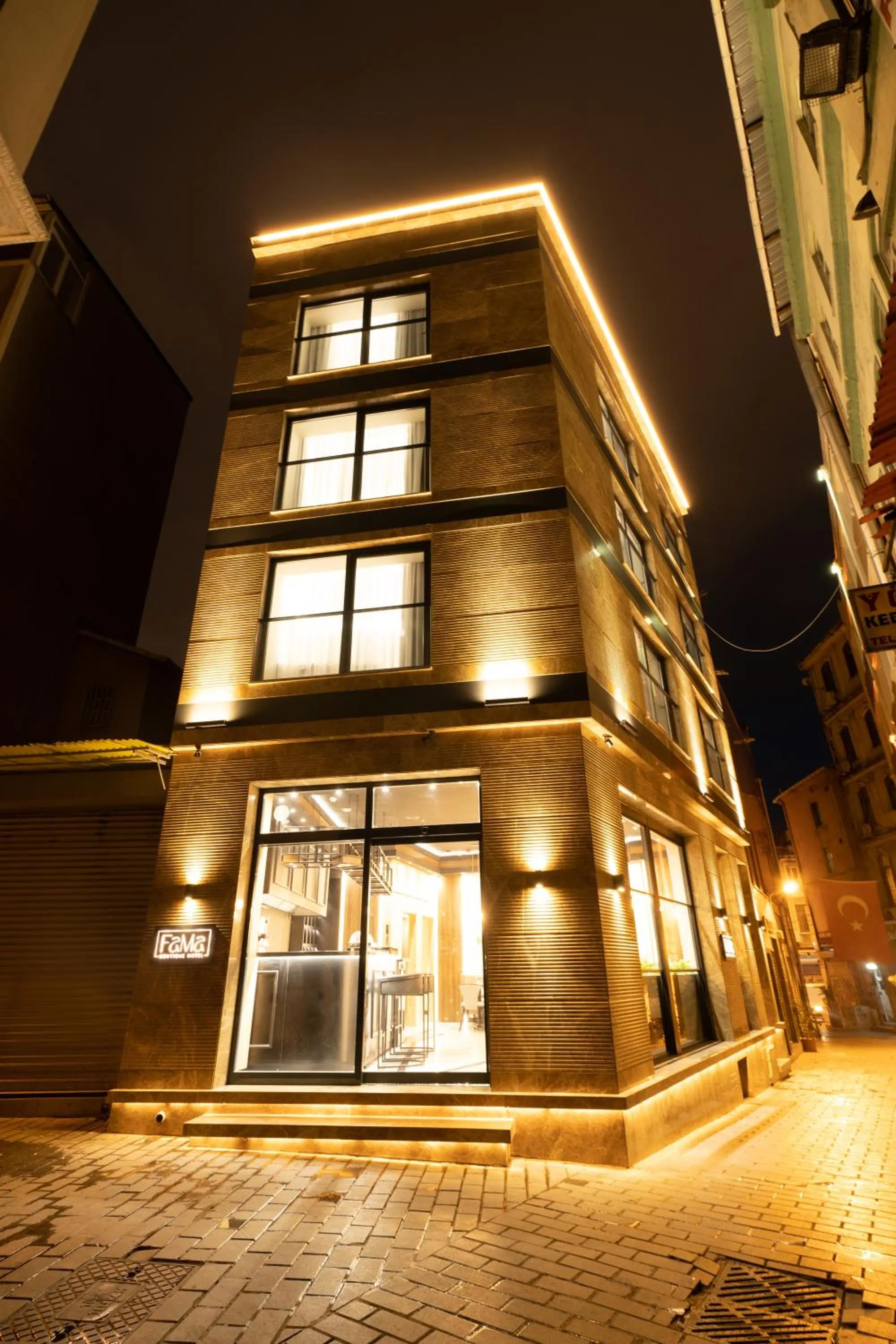 Property building in Fama Karaköy