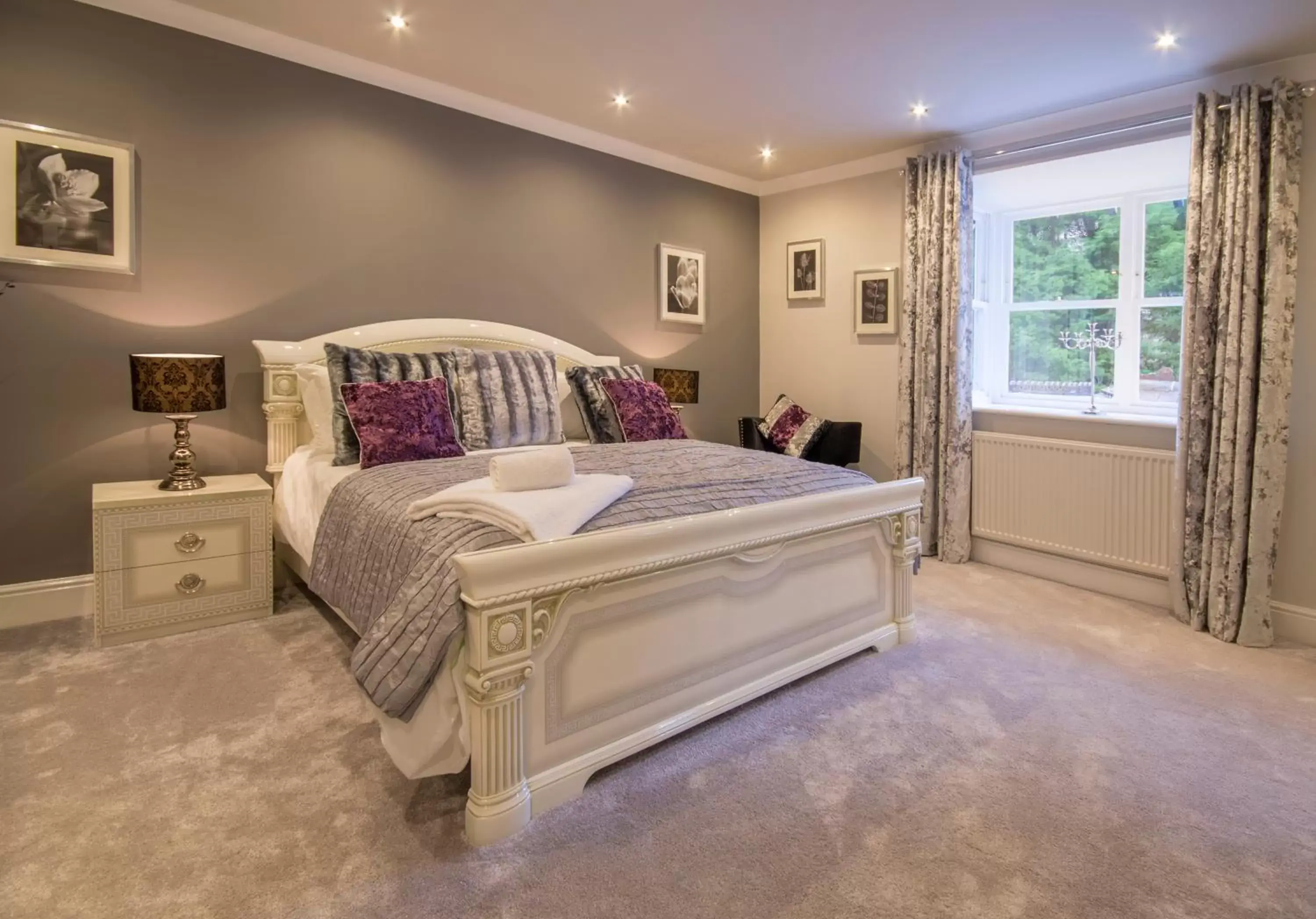 Bedroom, Bed in Derby Manor
