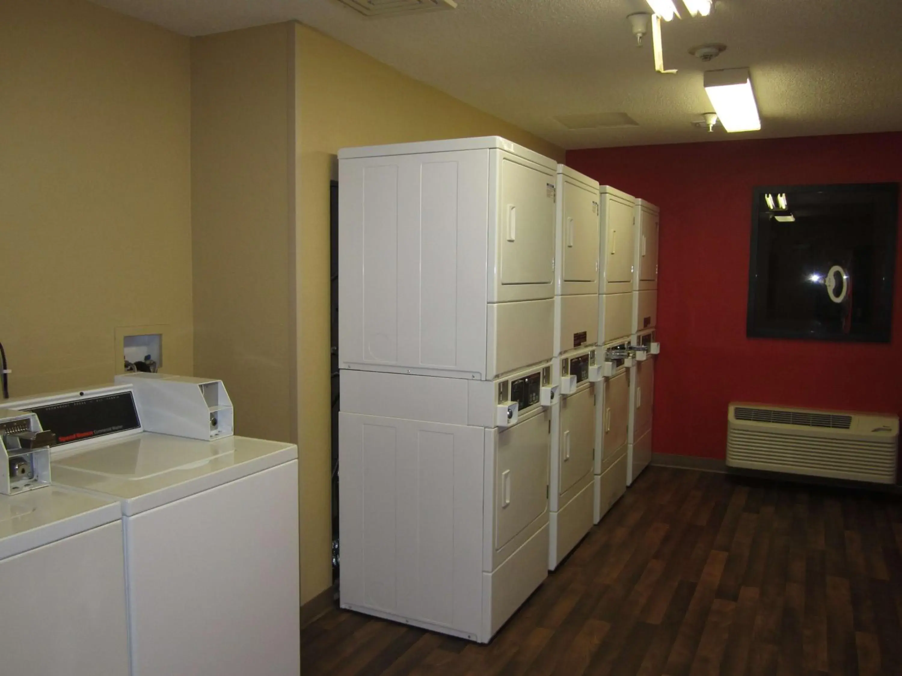 laundry, Kitchen/Kitchenette in Extended Stay America Suites - Austin - Round Rock - North