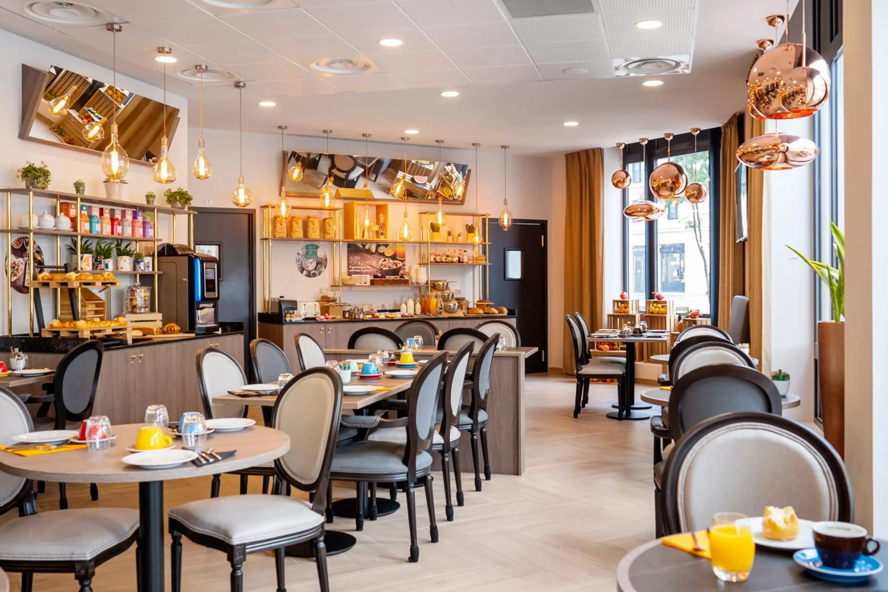 Breakfast, Restaurant/Places to Eat in Residhome Paris Clamart