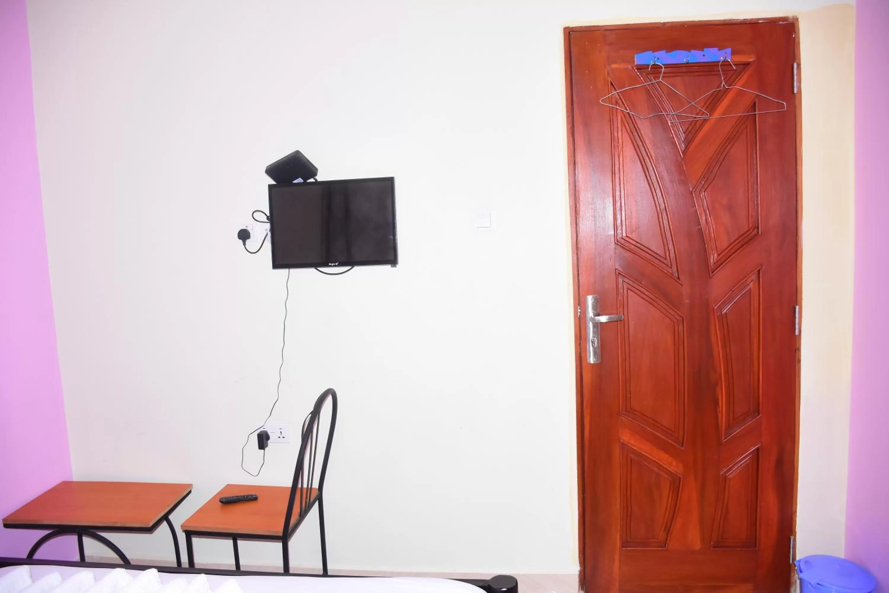 Communal lounge/ TV room in Safari Park House