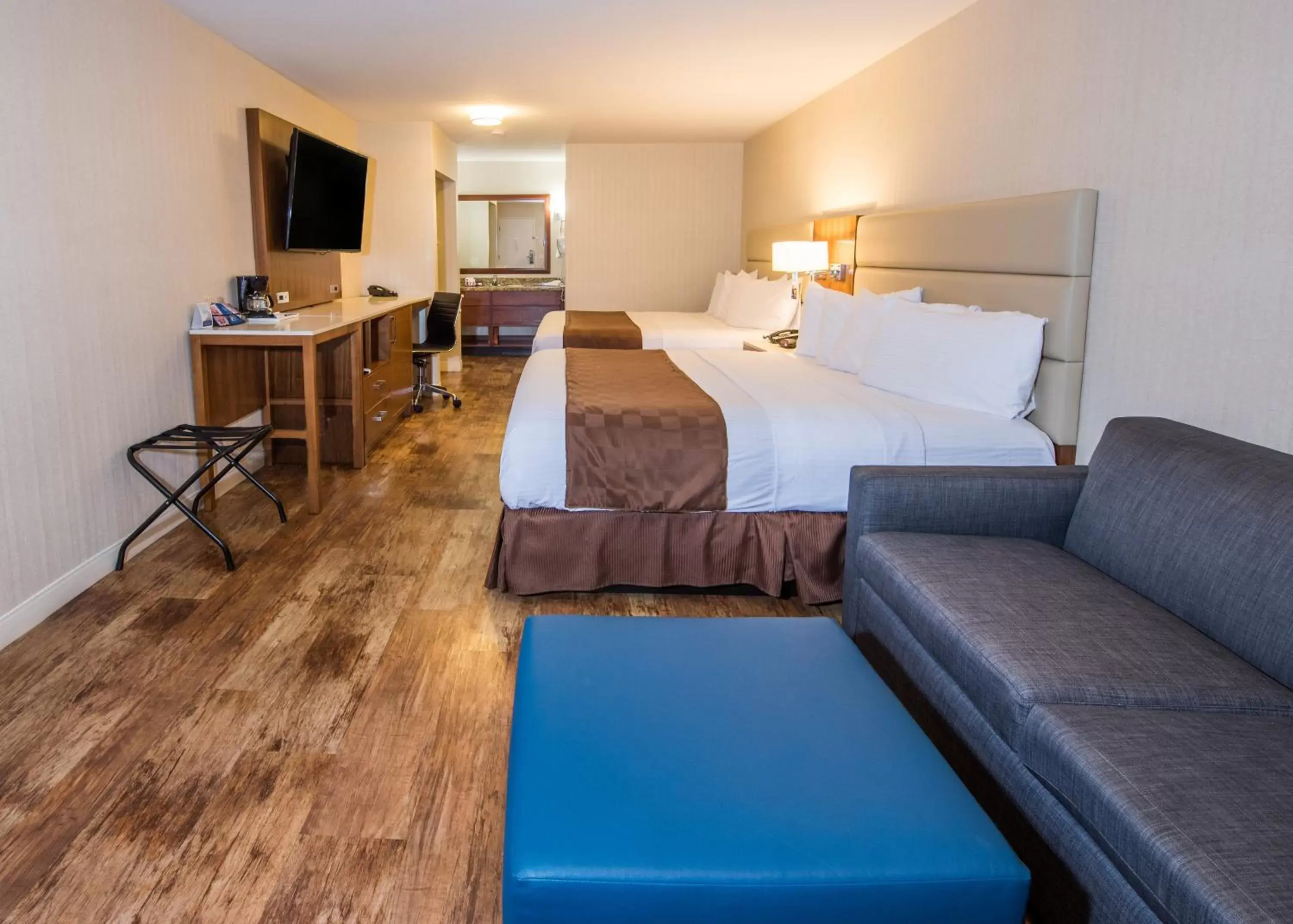 Photo of the whole room in Travelodge by Wyndham Culver City
