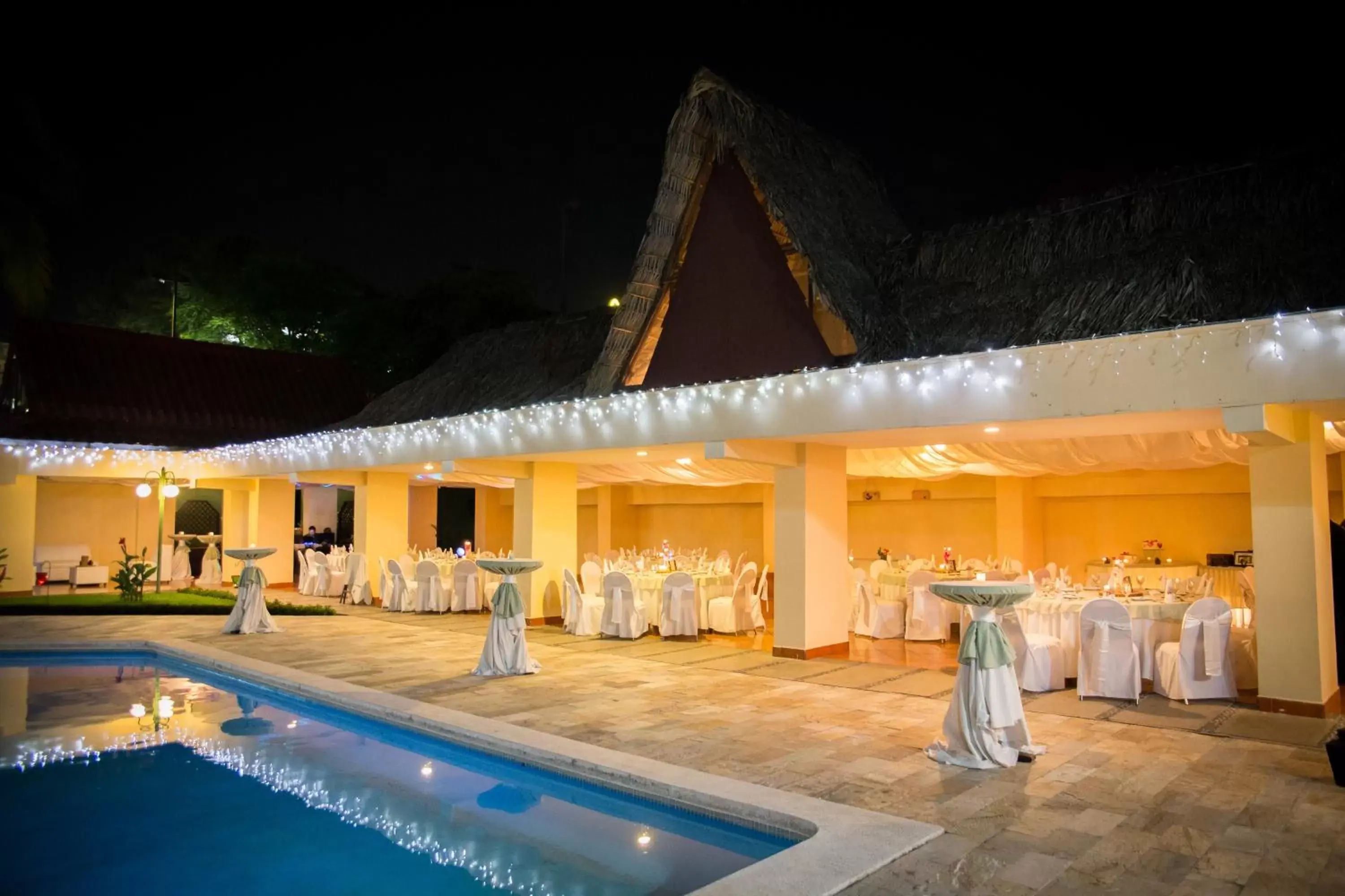 Swimming pool in Best Western Plus Hotel Terraza Swimming pool in Best Western Plus Hotel Terraza