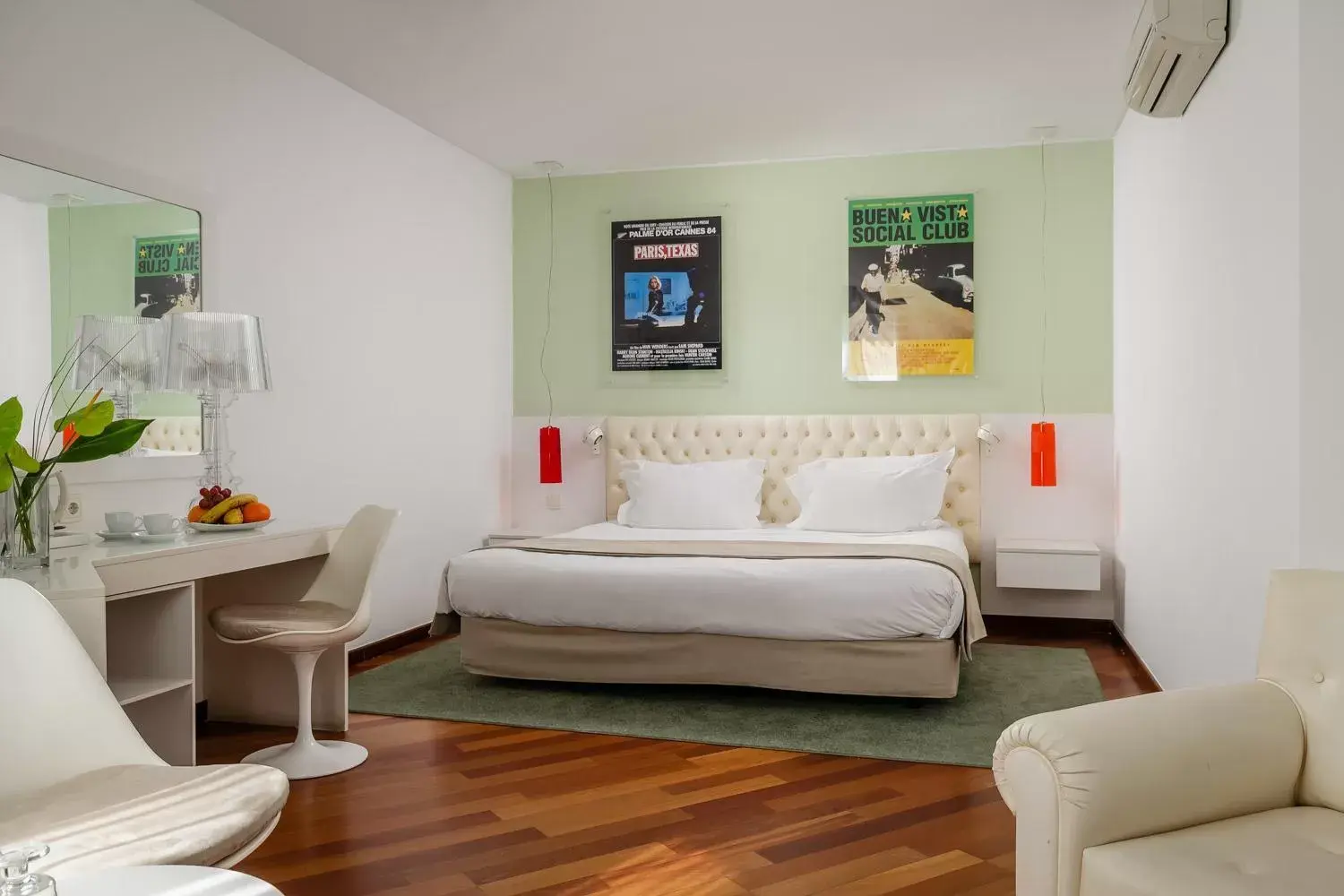 Bed in Hotel Florida Bed in Hotel Florida