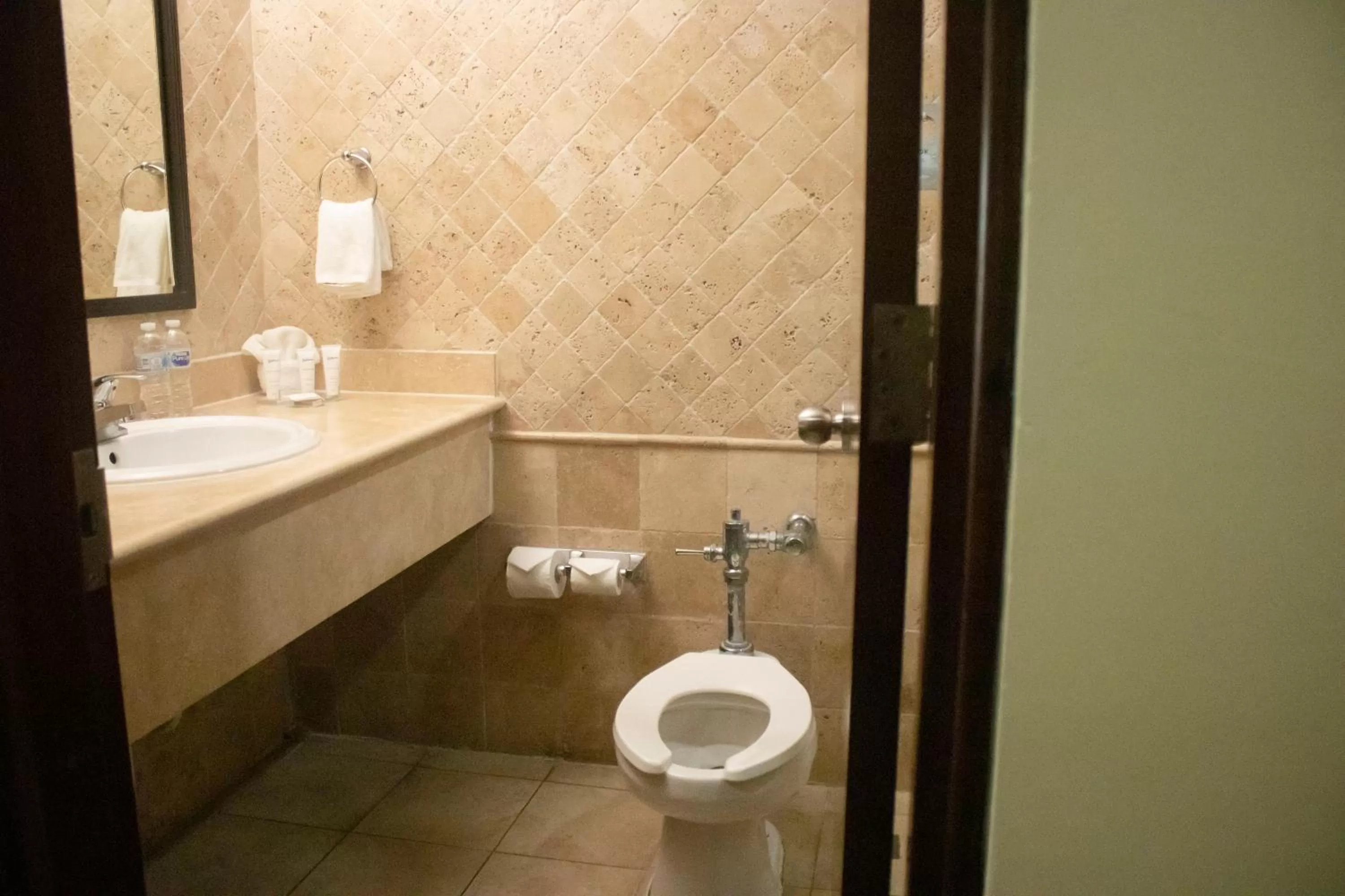 Shower in Radisson Colon 2,000 Hotel & Casino