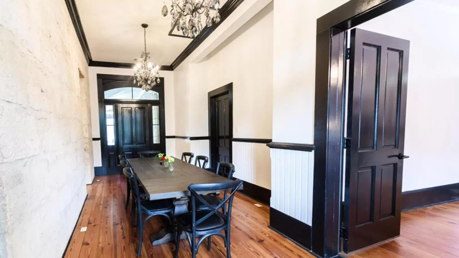 Dining Area in Hotel Giles