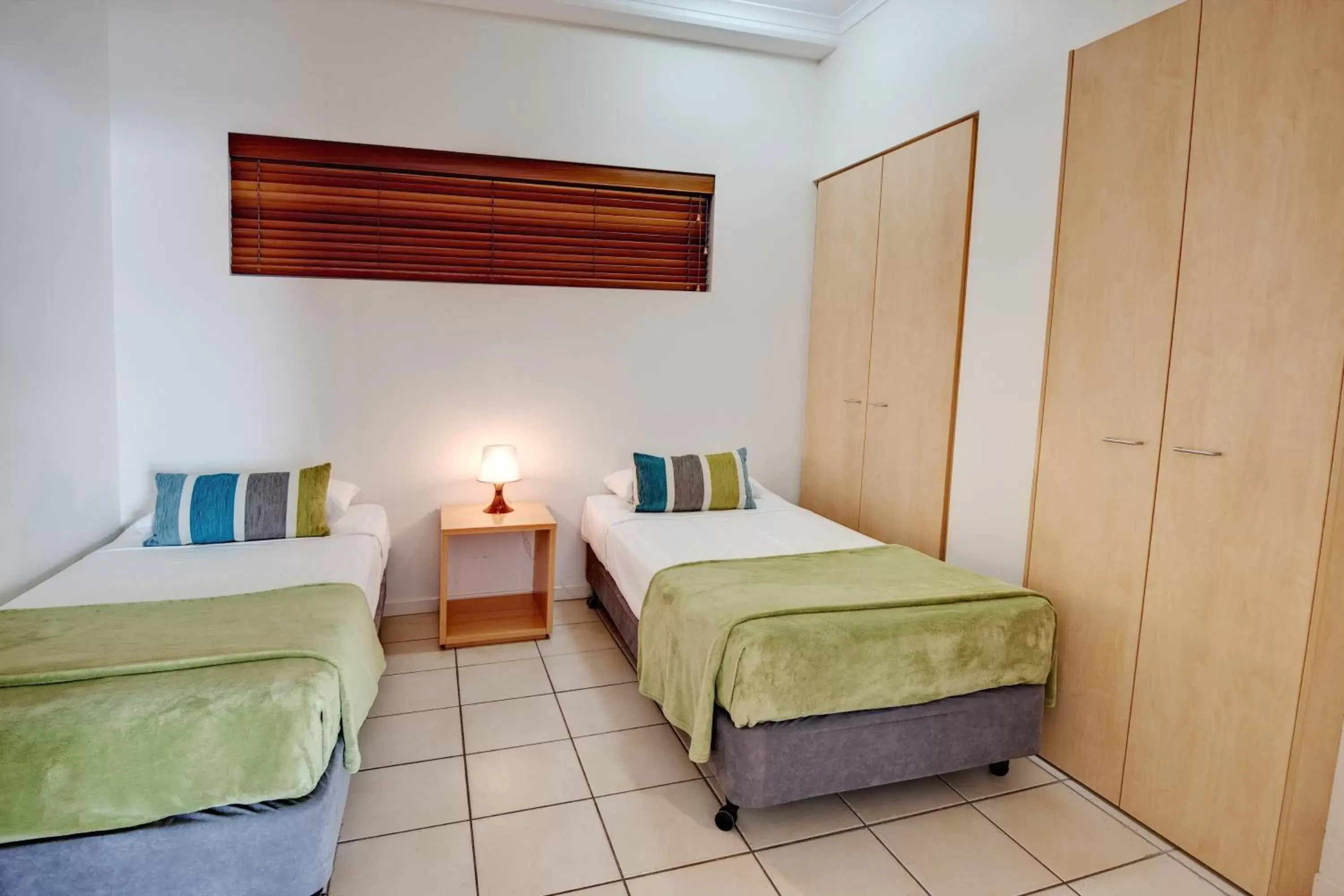Bedroom, Bed in Rolling Surf Resort