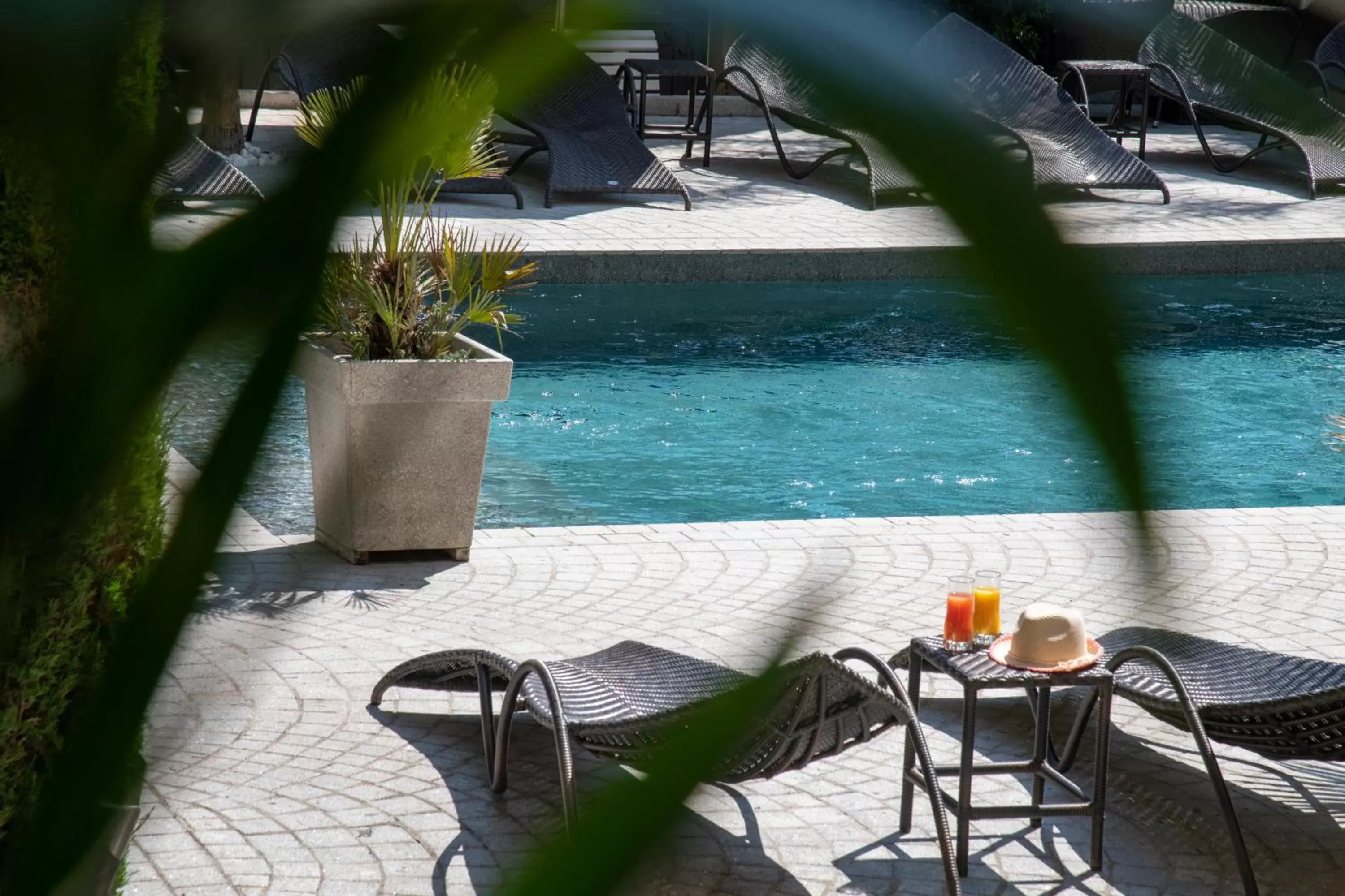 Swimming Pool in GOLDEN TULIP CANNES HOTEL de PARIS