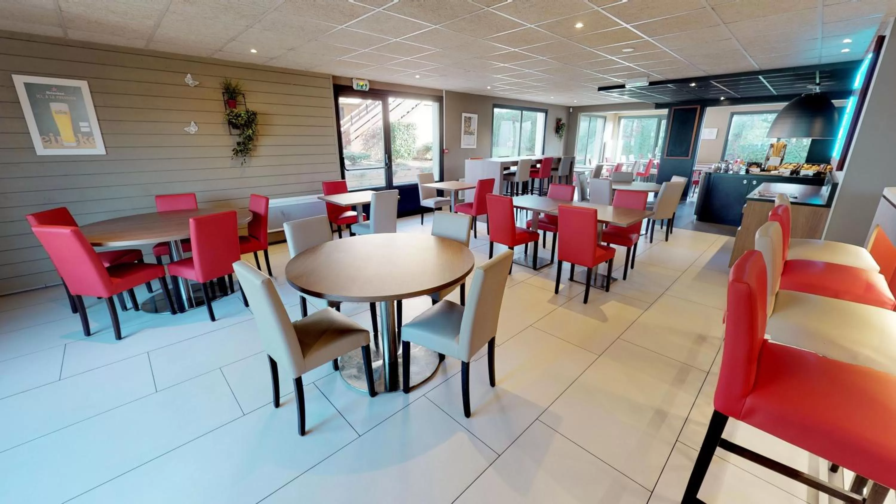 Restaurant/places to eat in Kyriad Meaux Sud Nanteuil Les Meaux