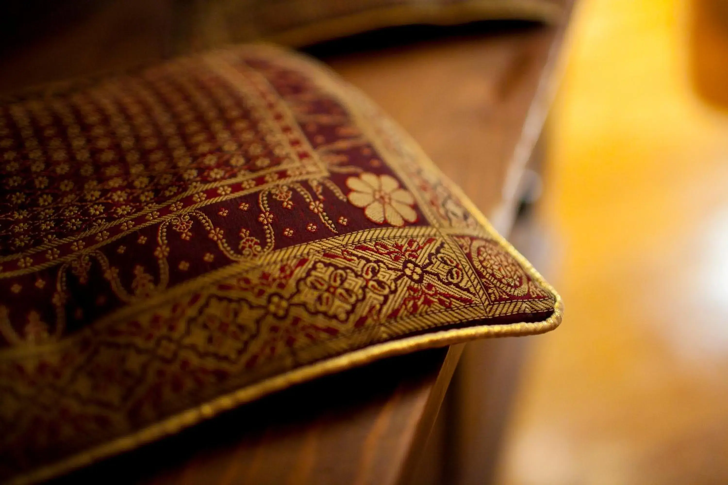 Decorative detail, Bed in Aparthotel Oberża