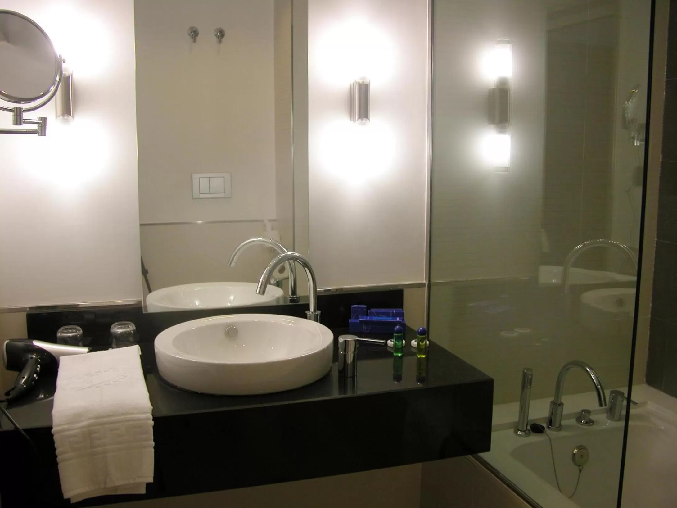 Bathroom in Hotel Beatriz Albacete & SPA
