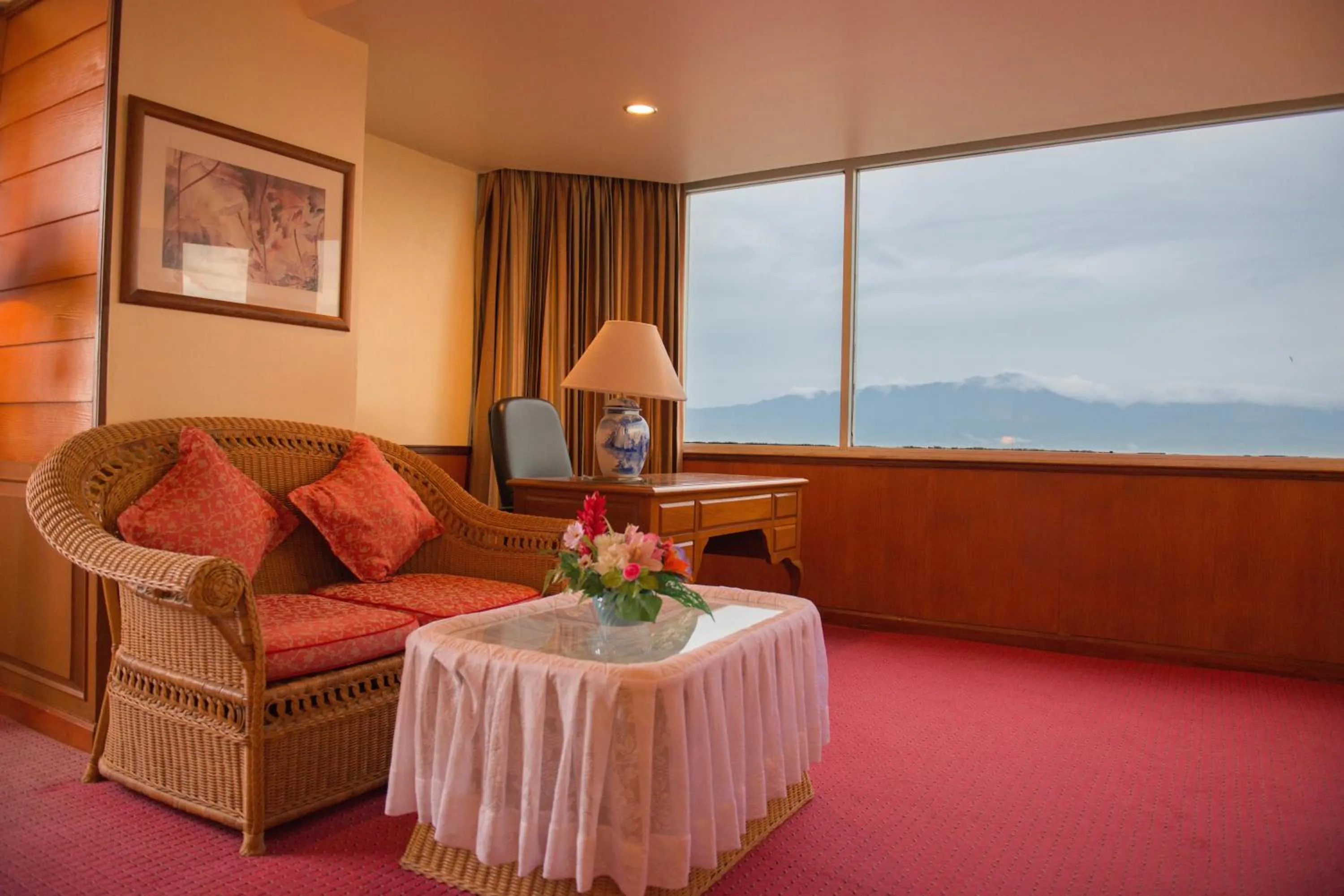 Seating area in Phayao Gateway Hotel