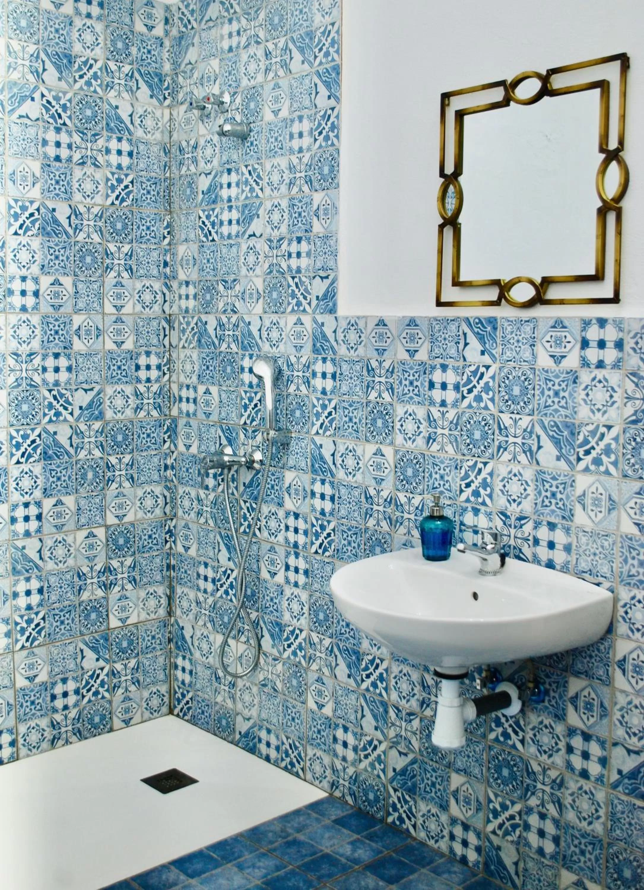 Bathroom in Backpacker Al-Katre