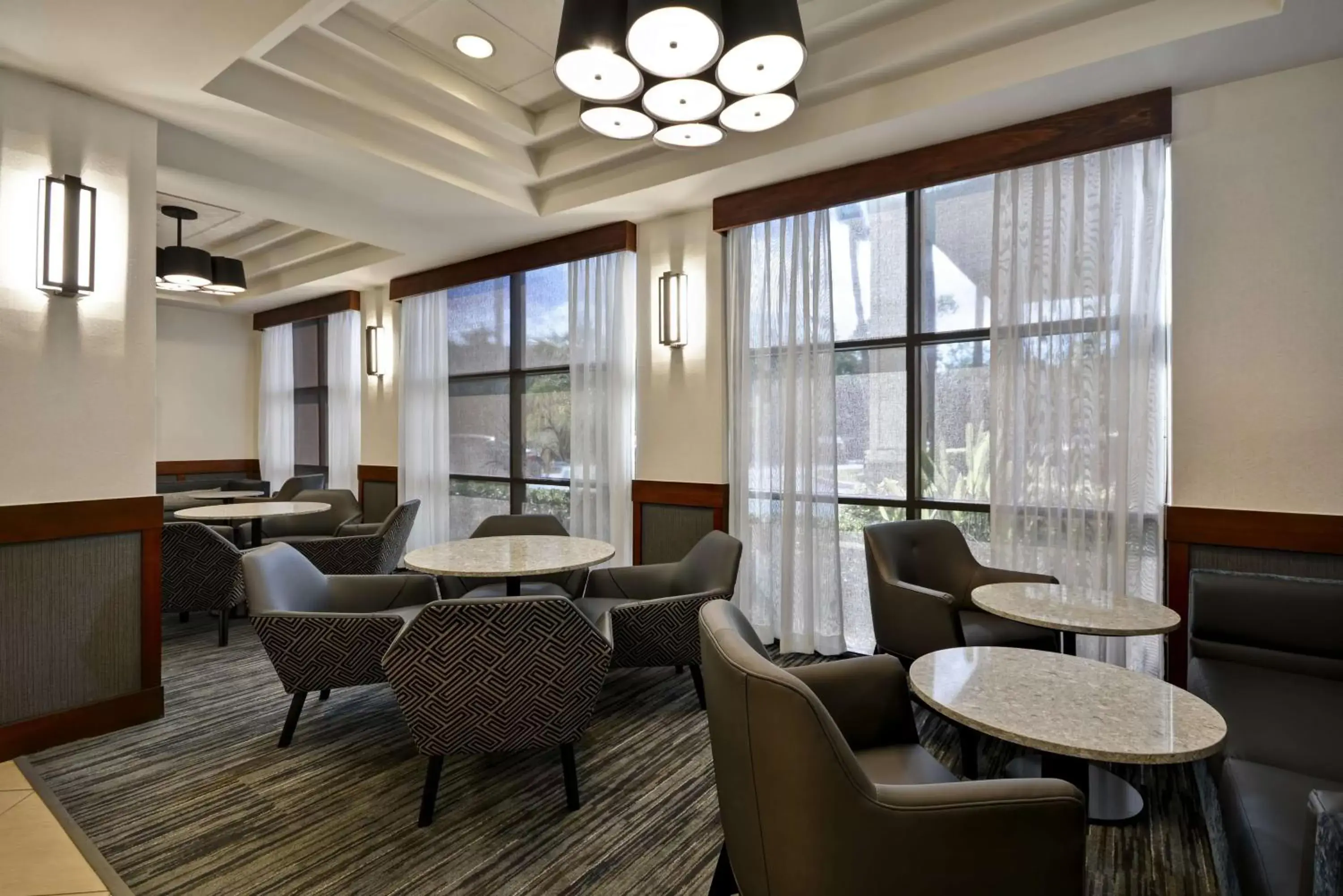 Lobby or reception, Lounge/Bar in Hyatt Place Miami Airport-West/Doral