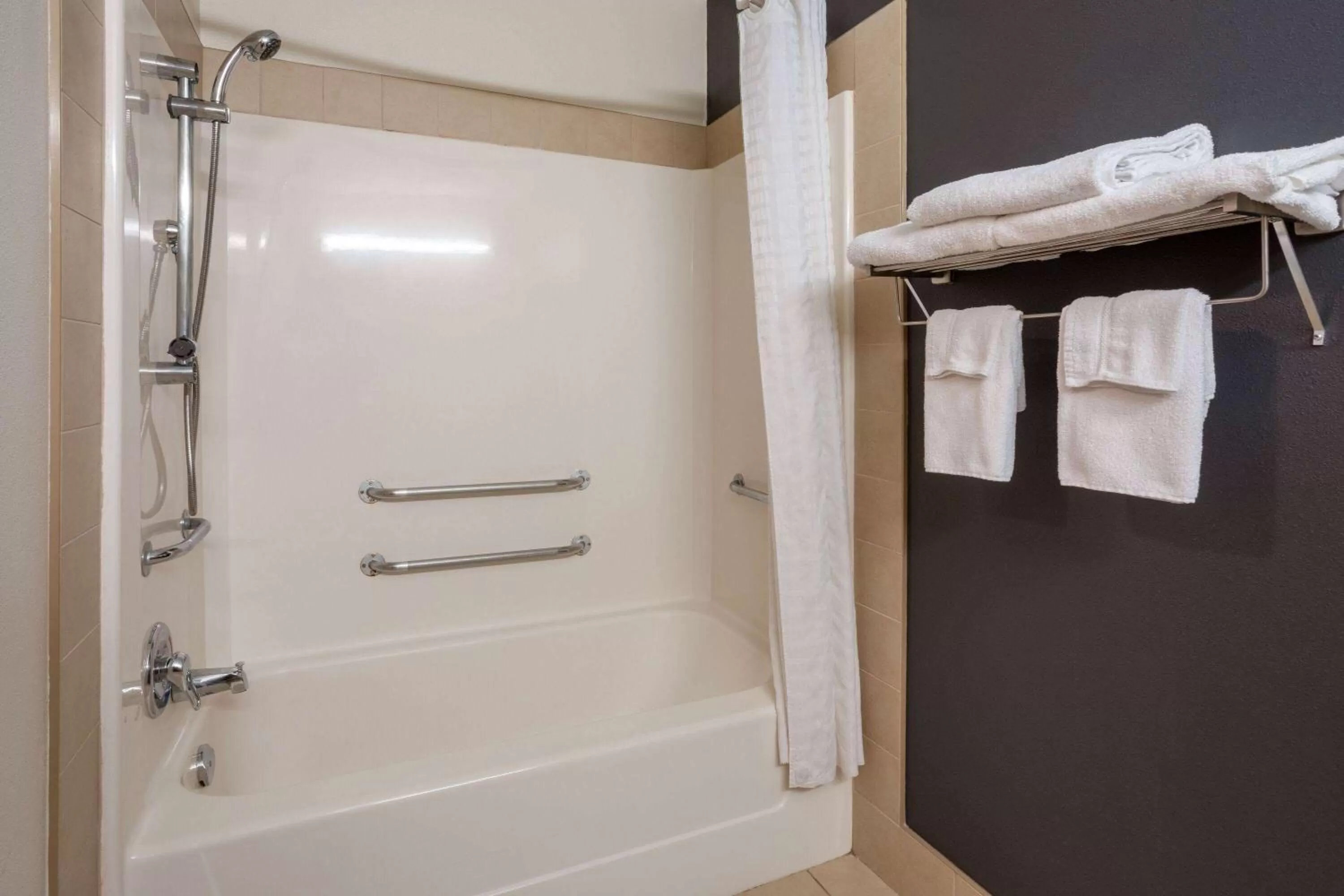 Bathroom in Super 8 by Wyndham Quebec City