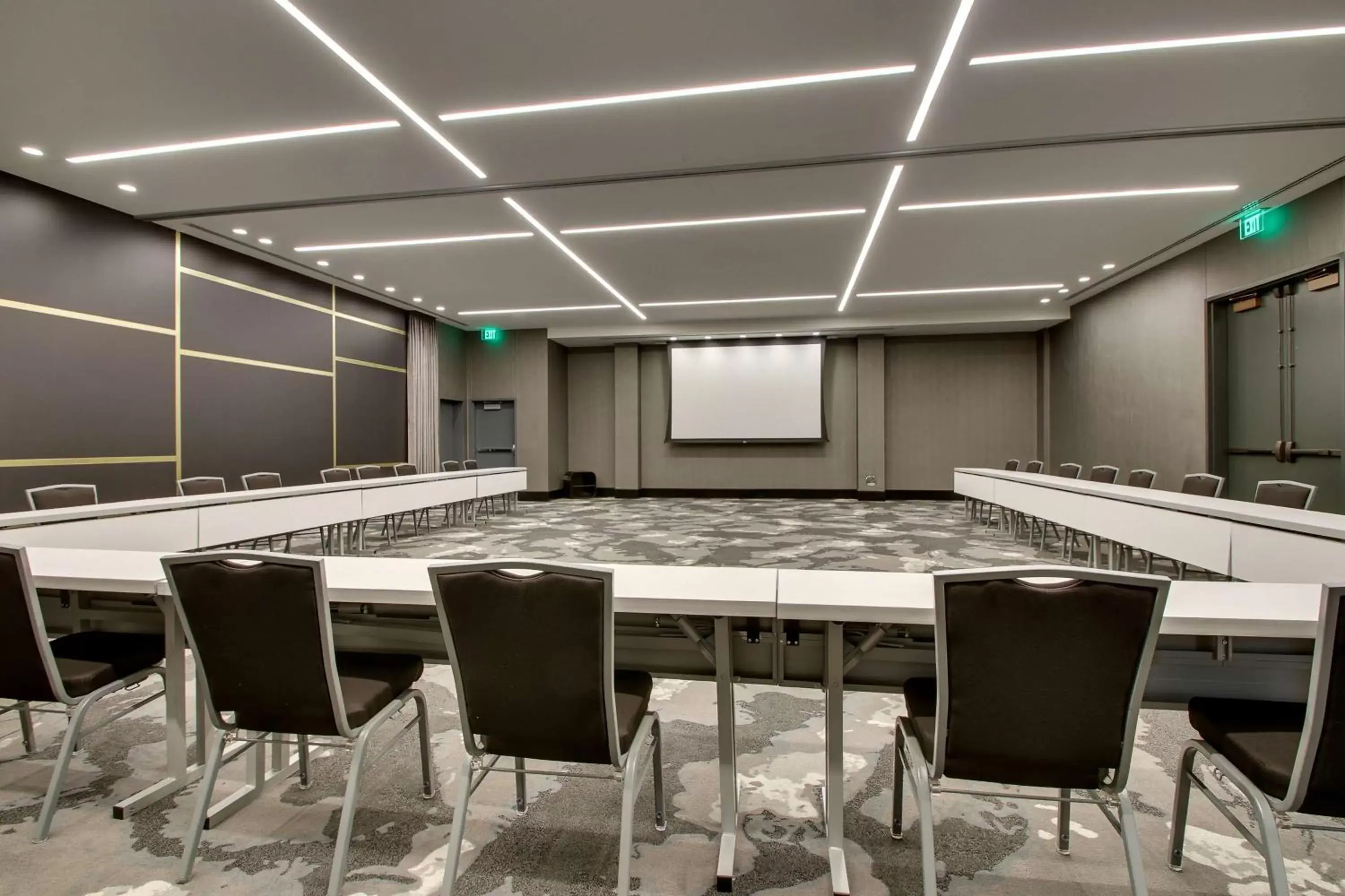 Meeting/conference room in The Rose Chicago, Tapestry Collection By Hilton