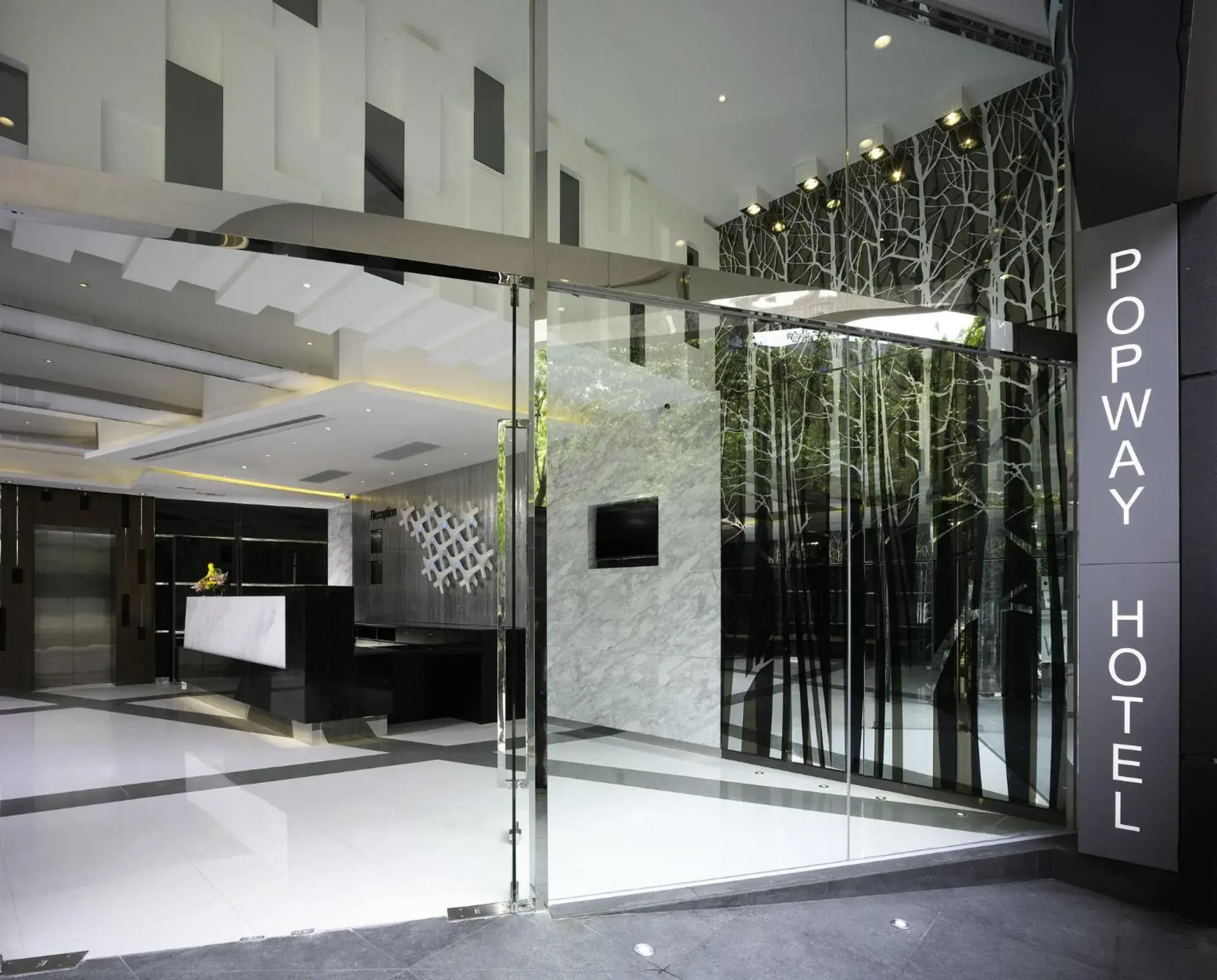 Lobby or reception in Popway Hotel