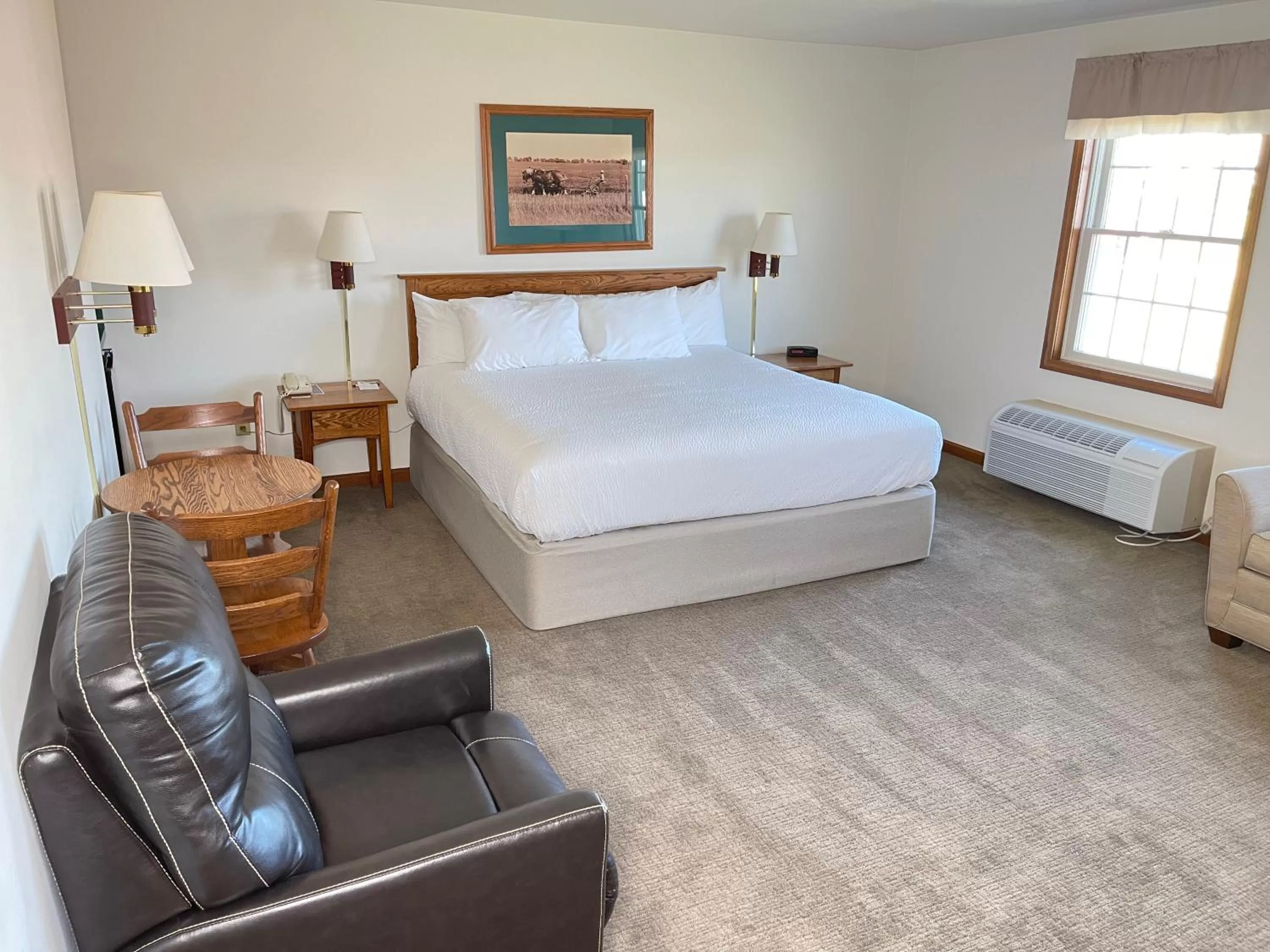 Bed in Farmstead Inn and Conference Center