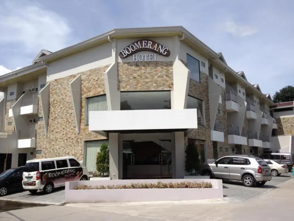 Property Building in Boomerang Hotel