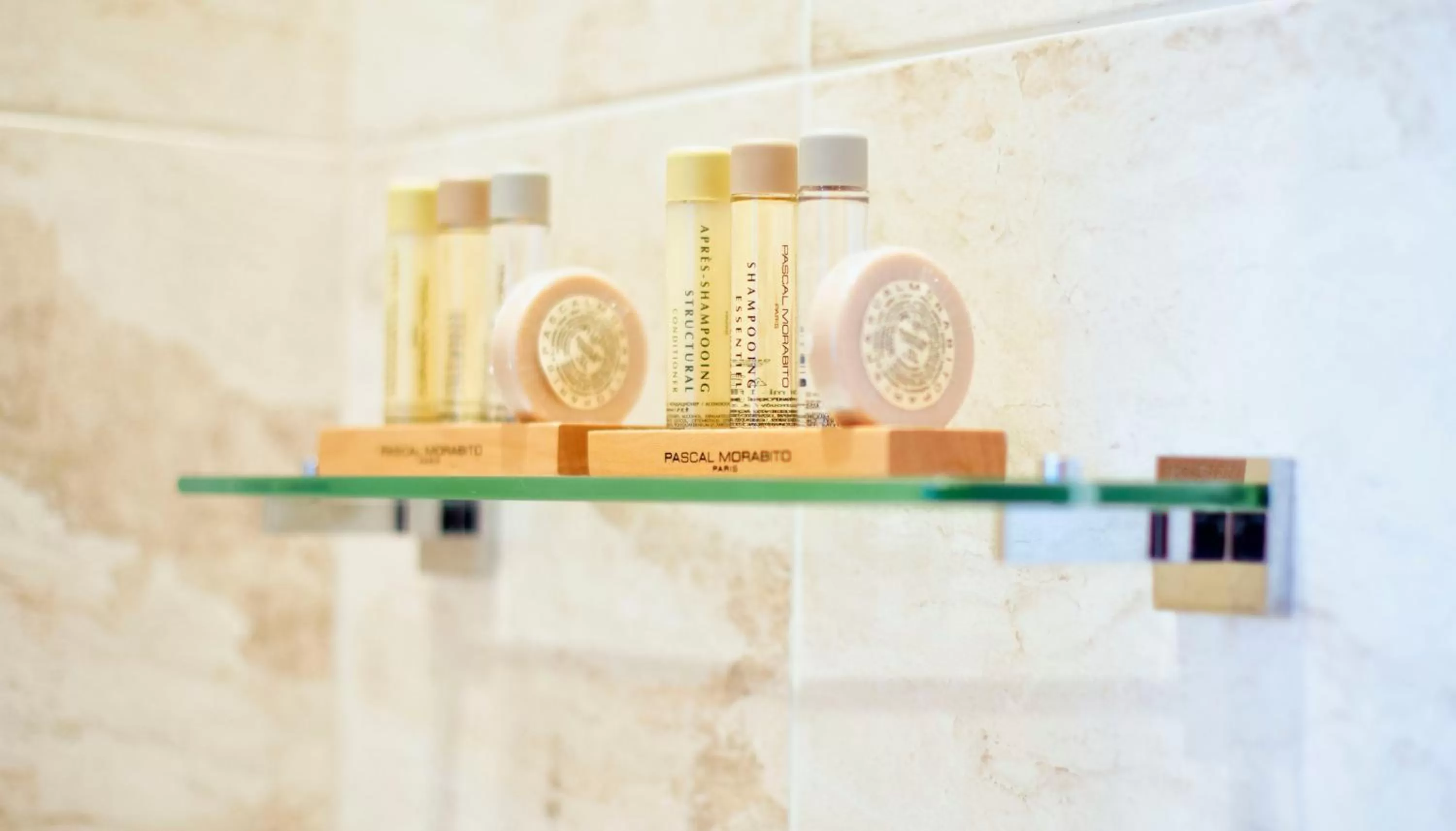 Toilet in Best Western The Royal Chase Hotel