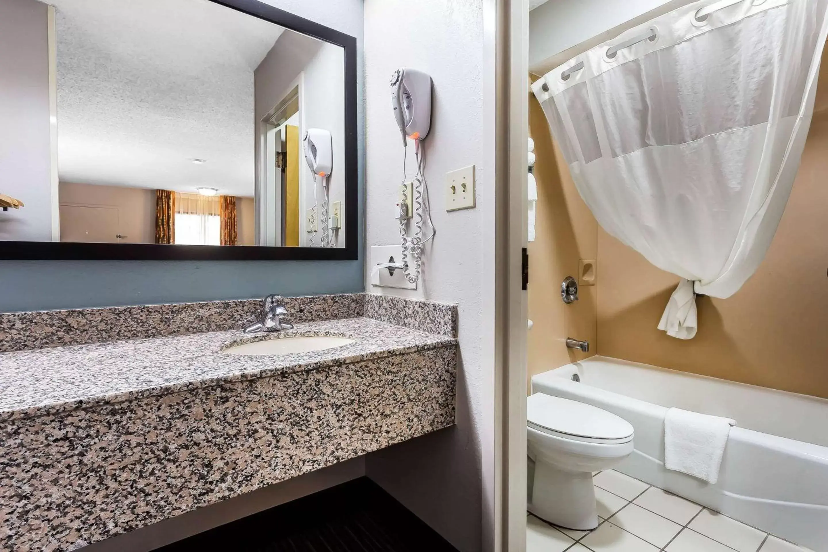 Bathroom in Quality Inn & Suites Mooresville-Lake Norman