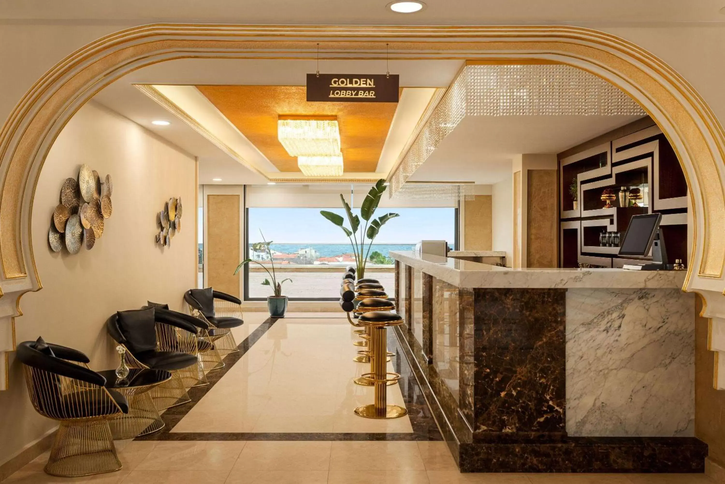 Lounge or bar, Lobby/Reception in Ramada Plaza by Wyndham Silivri