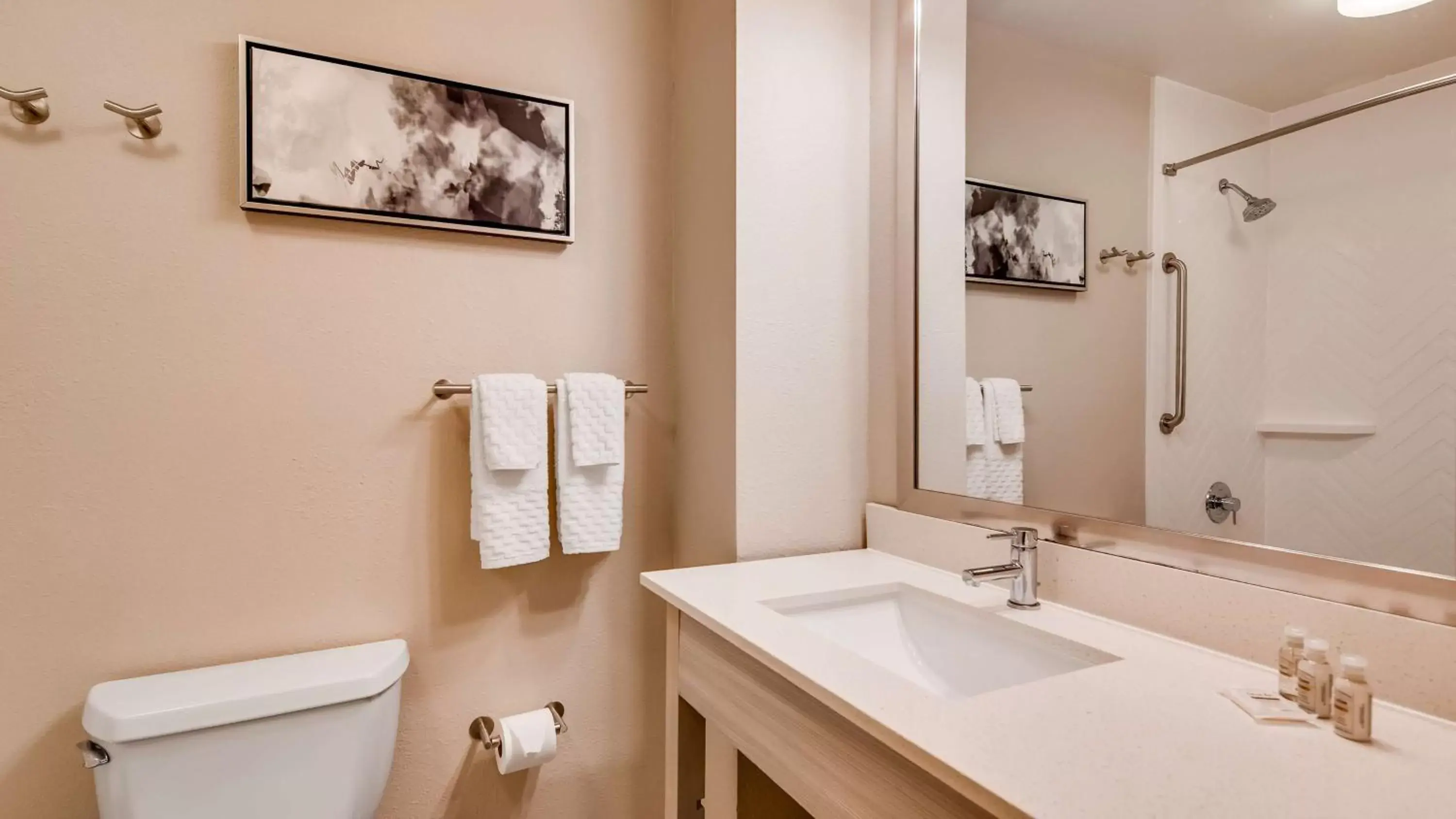 Queen Suite with Sofa Bed - Non-Smoking in Best Western Premier I-95 Savannah Airport/ Pooler West Queen Suite with Sofa Bed - Non-Smoking in Best Western Premier I-95 Savannah Airport/ Pooler West