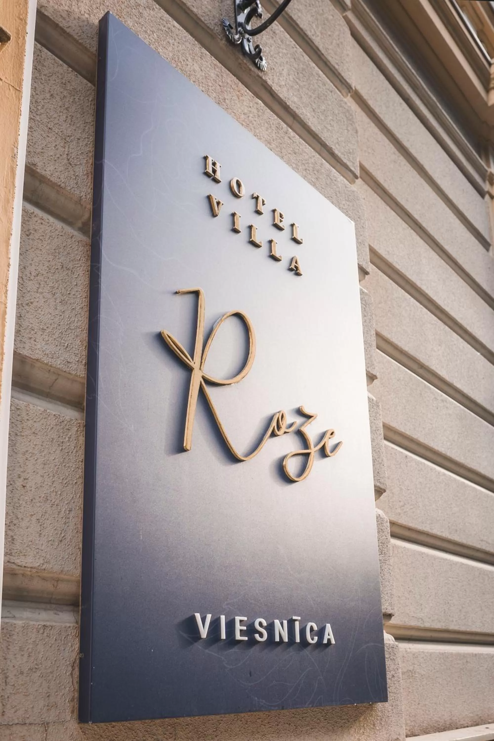 Double Room Attic in Roze Villa