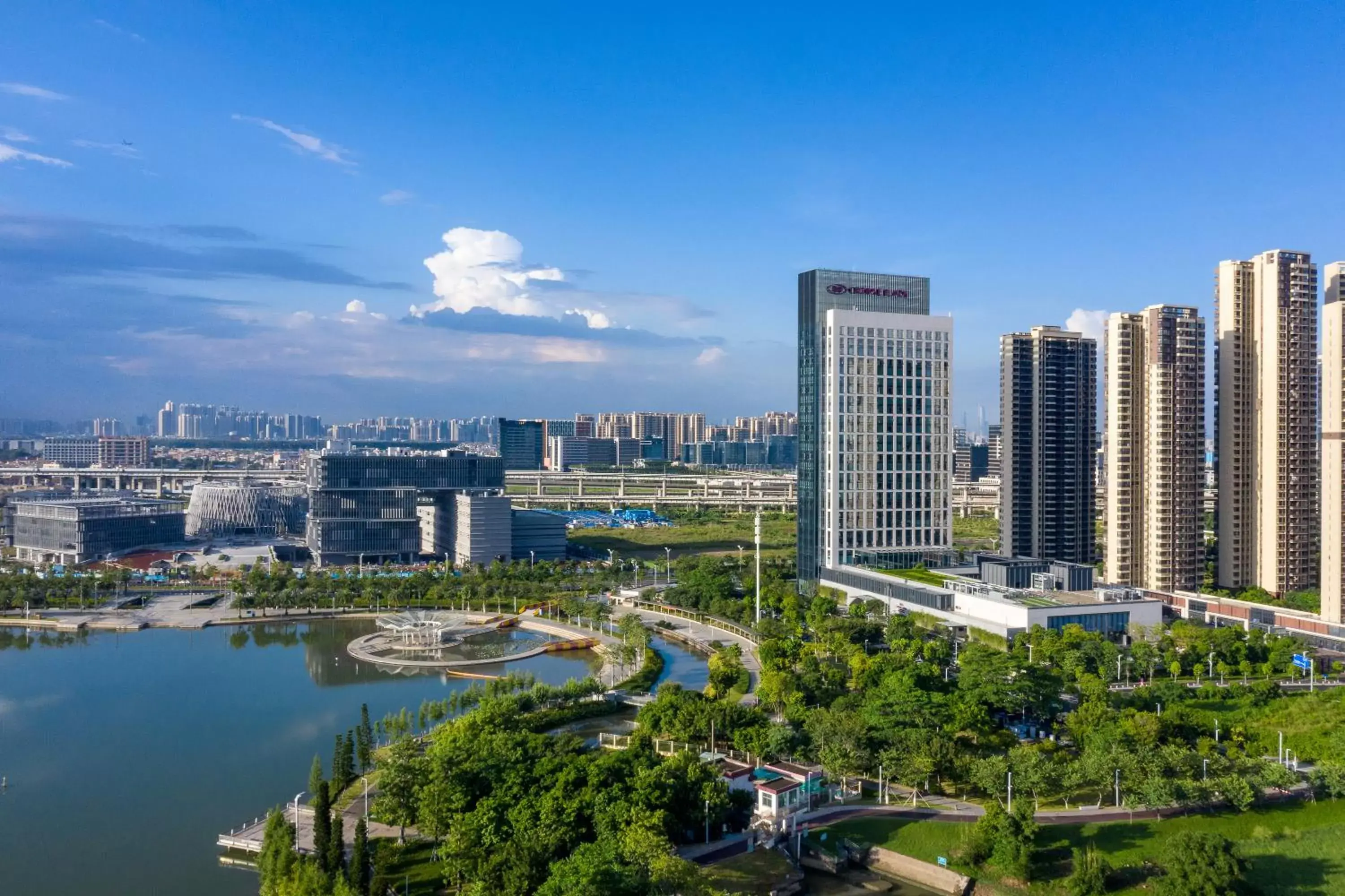 Property building in Crowne Plaza Foshan Nanhai-an IHG Hotel-Free Shuttle Bus to Canton Fair Property building in Crowne Plaza Foshan Nanhai-an IHG Hotel-Free Shuttle Bus to Canton Fair