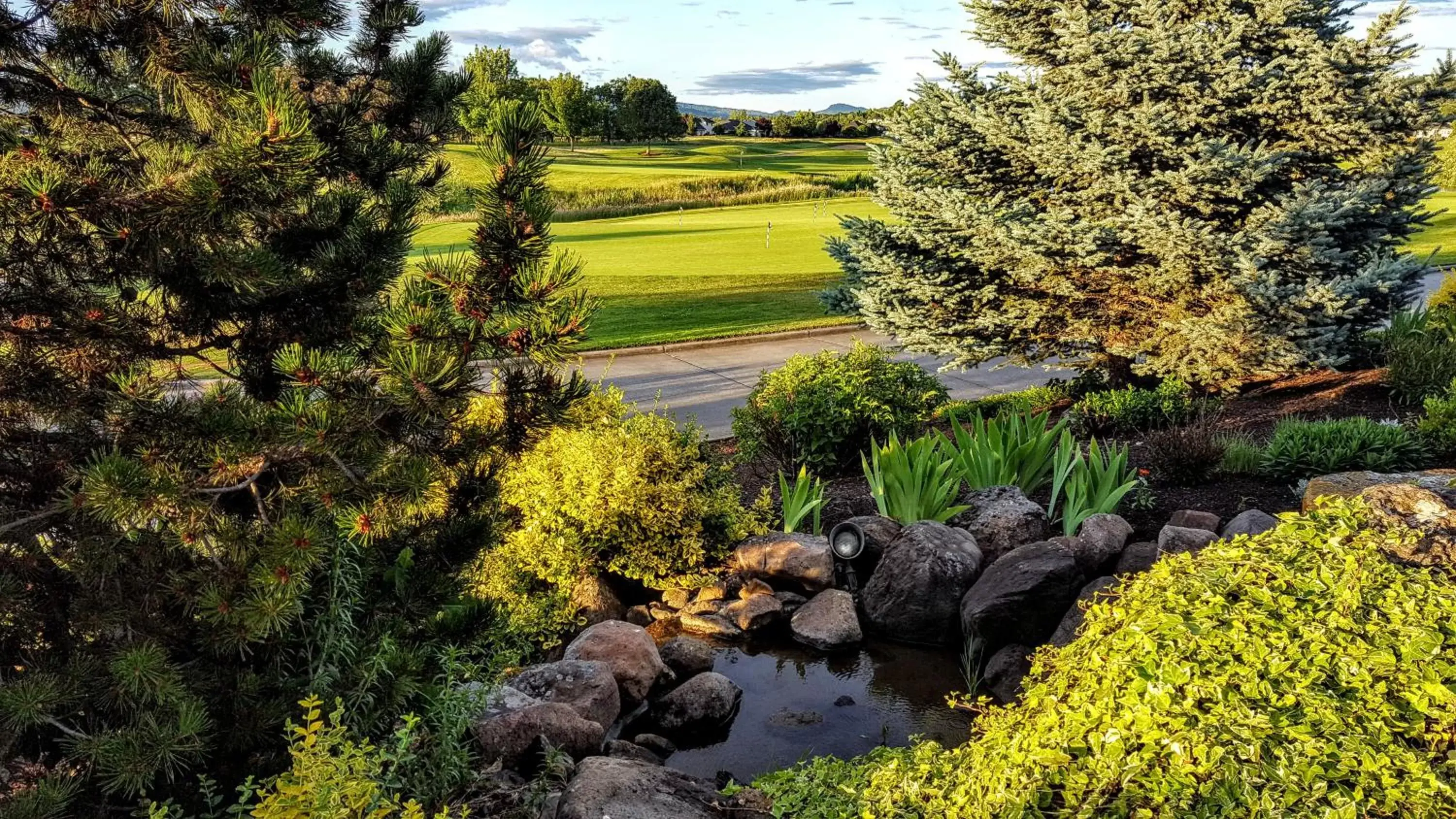 Garden in Resort at Eagle Point Golf Club Lodging