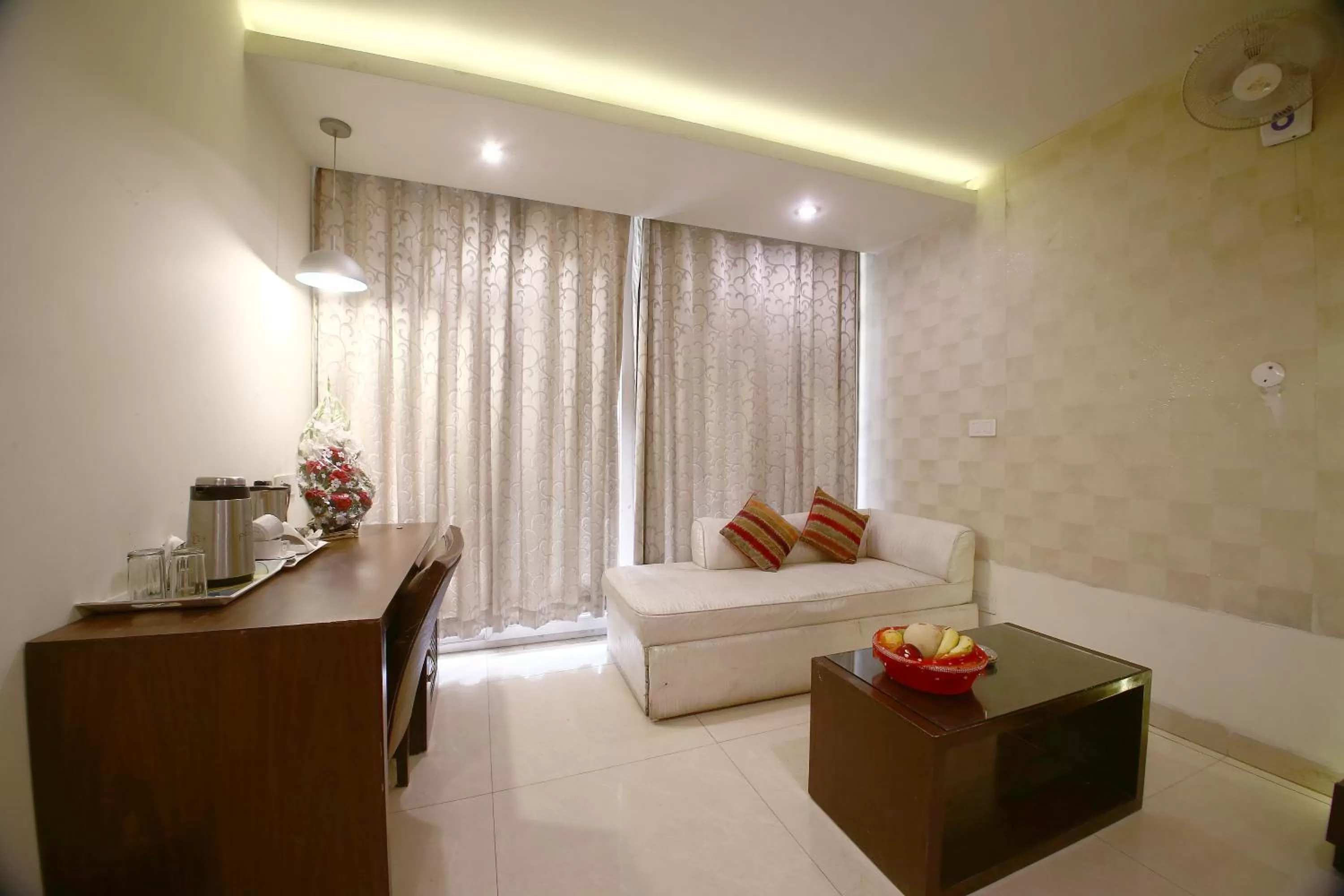 Coffee/tea facilities, Bed in Hotel Diamond Plaza