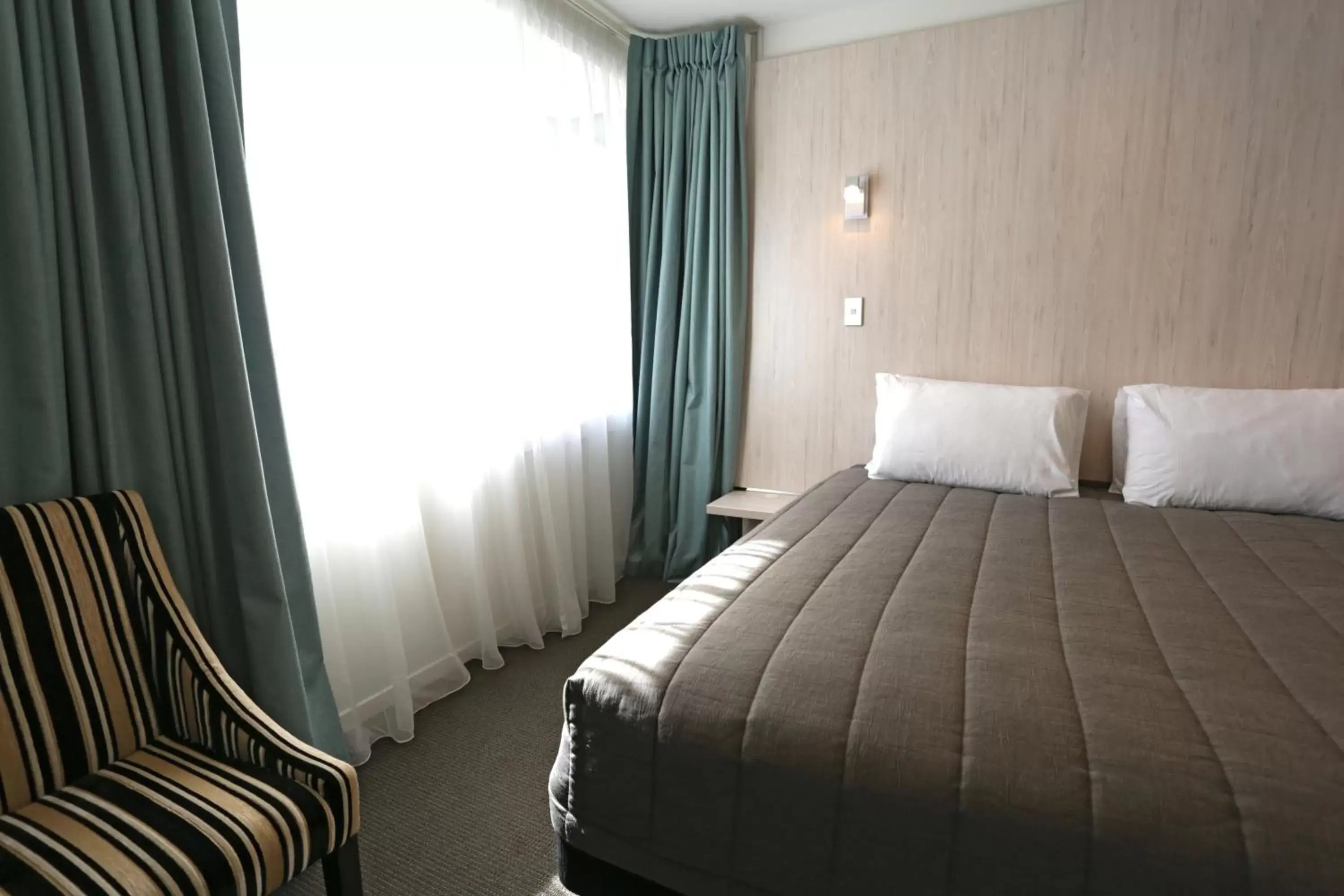 Bed in Beachfront Hotel Hokitika