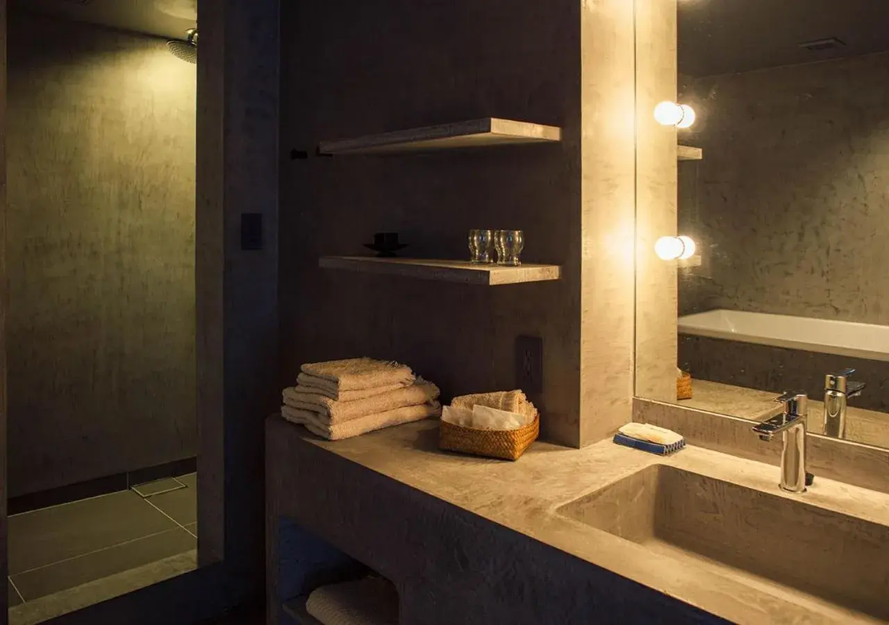 Shower, Bathroom in Malda Kyoto