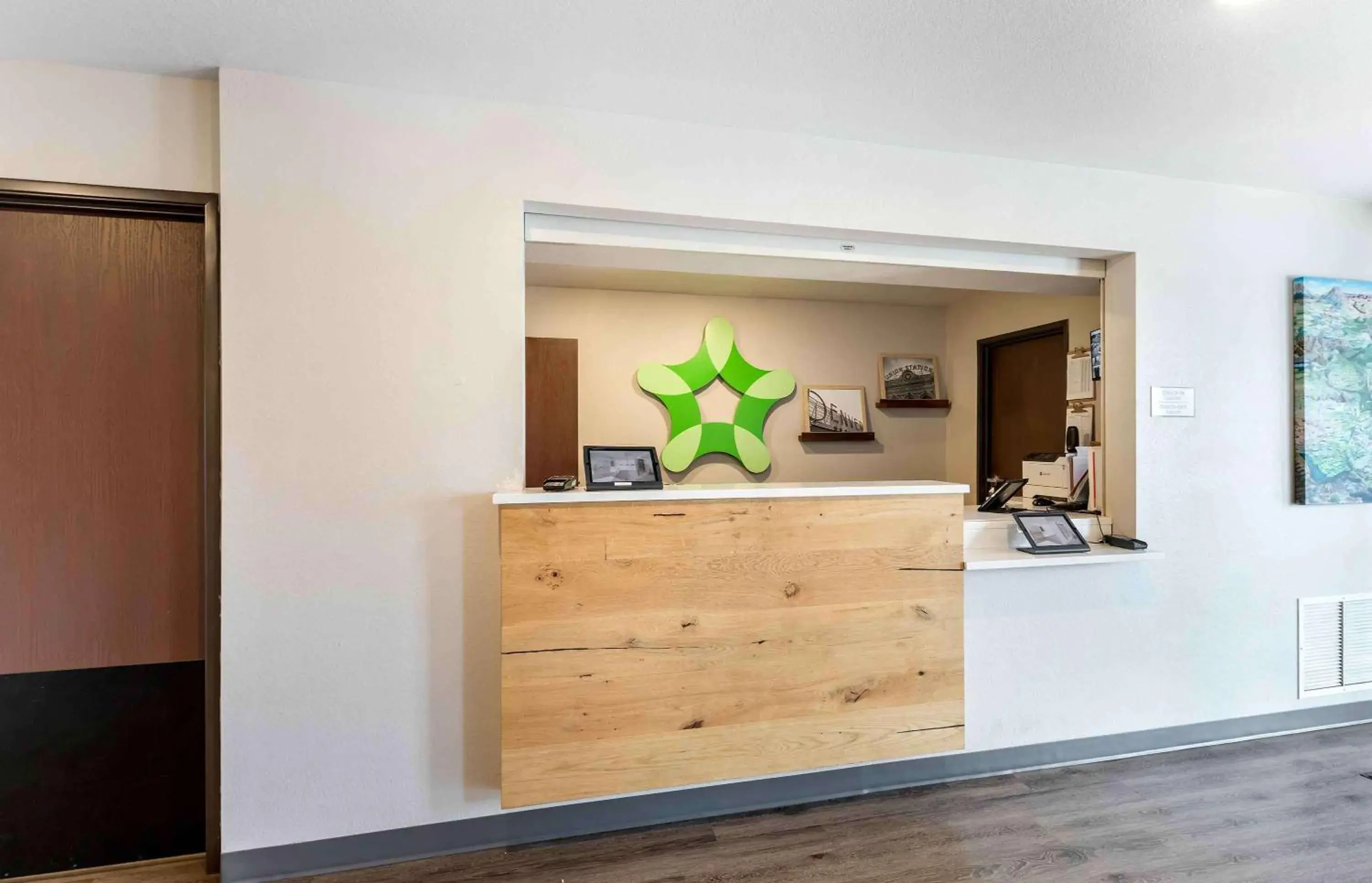 Lobby or reception, Kitchen/Kitchenette in Extended Stay America Suites - Denver - Centennial