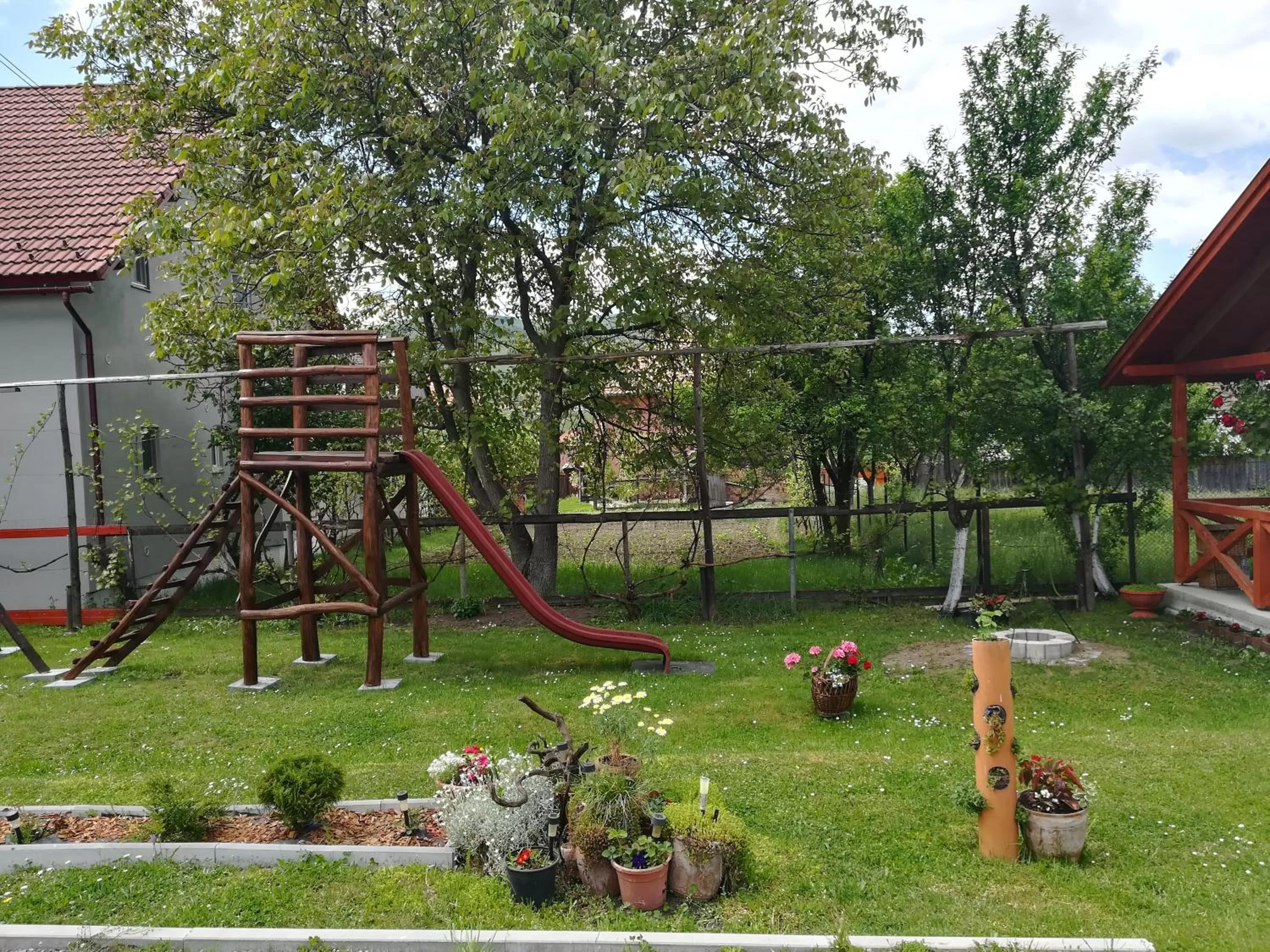 Children play ground, Children's Play Area in Nárcisz B&B