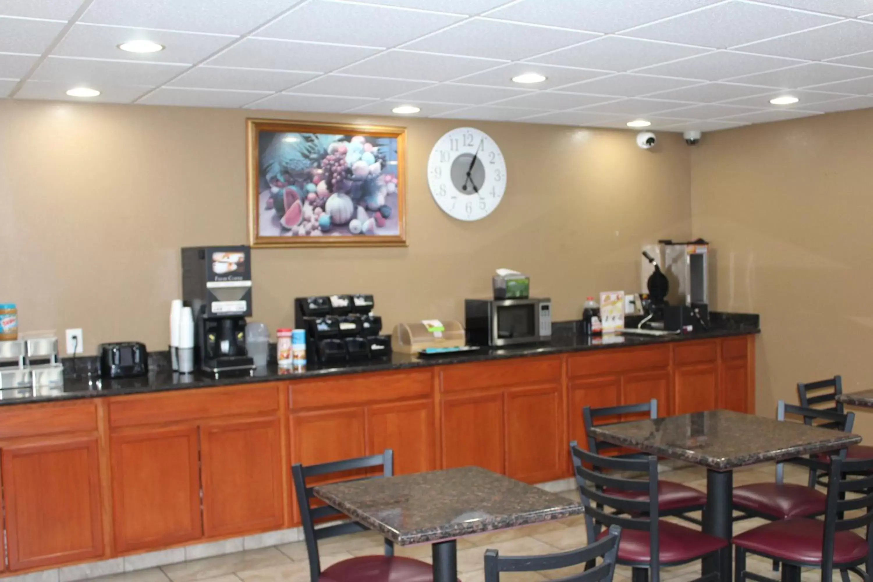 Continental breakfast, Restaurant/Places to Eat in Rodeway Inn Medford