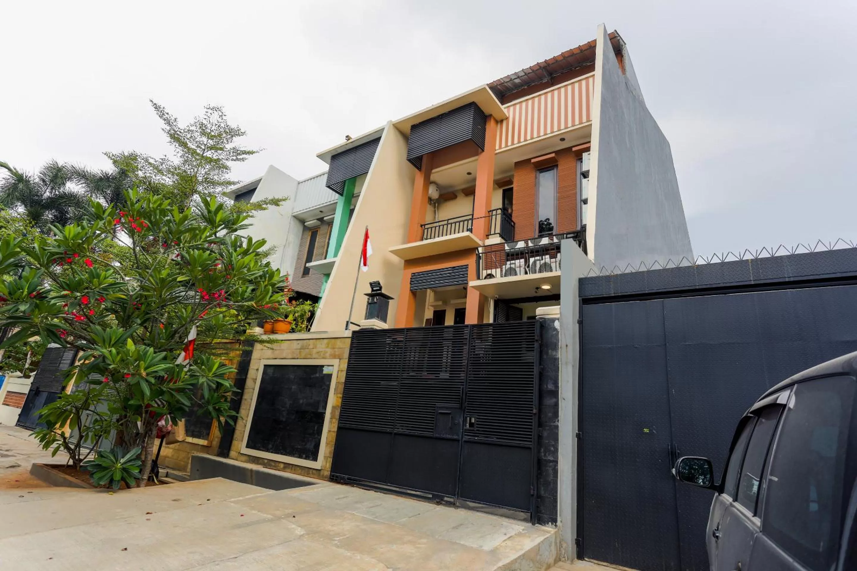 Property building in Hotel O Point Inn