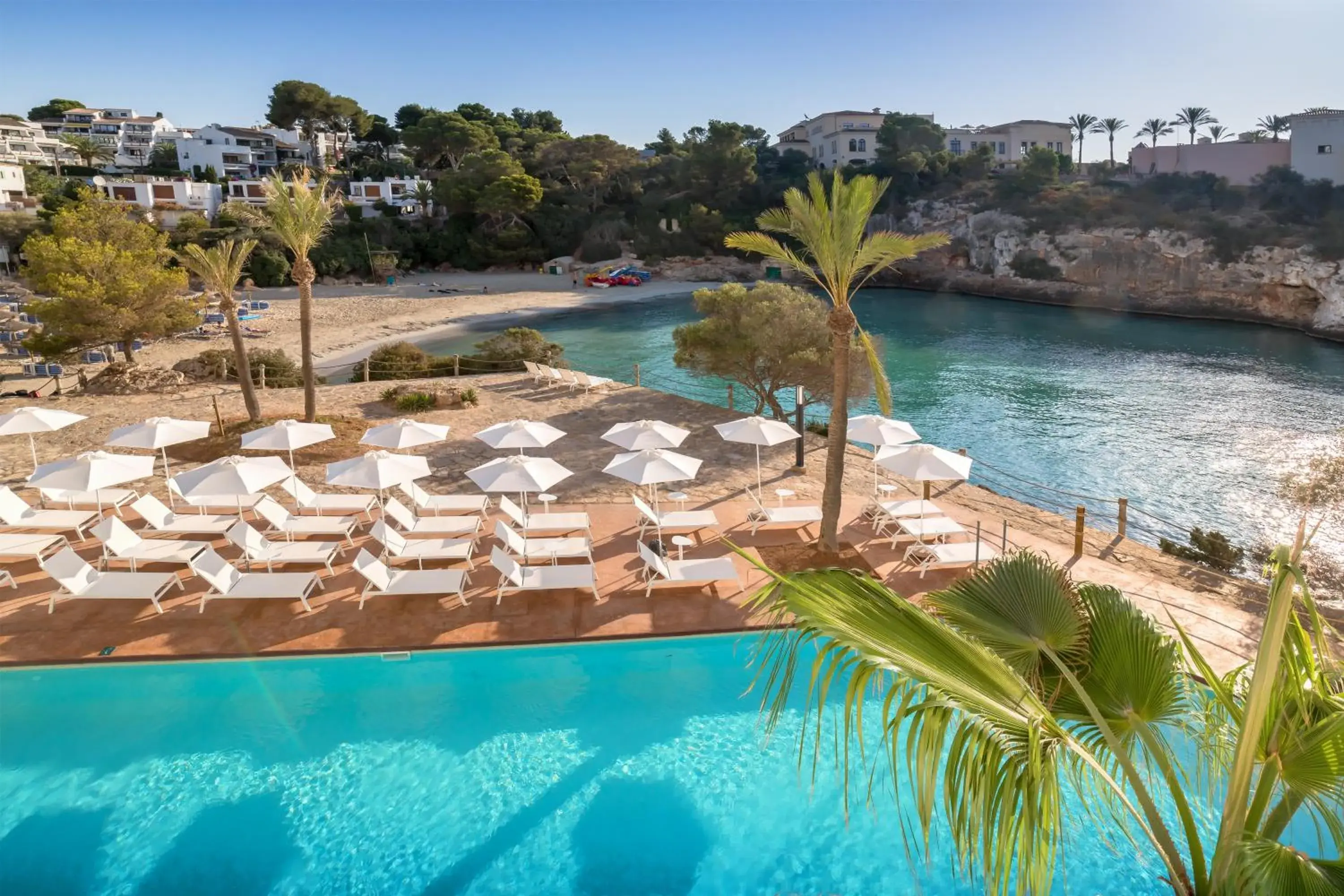 Beach, Swimming Pool in Barcelo Aguamarina