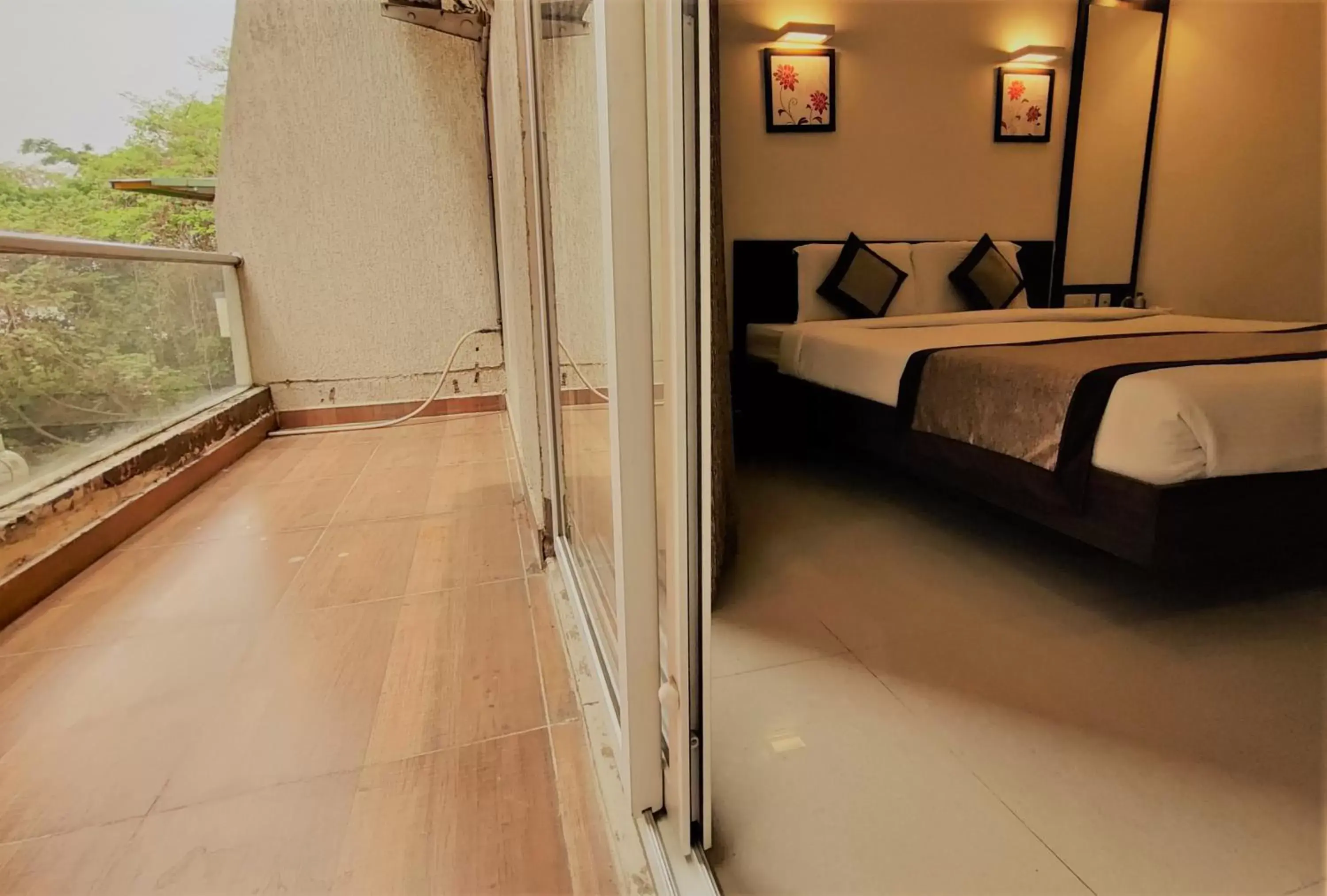 Double Room with Balcony in Grand Plaza Hotel Double Room with Balcony in Grand Plaza Hotel