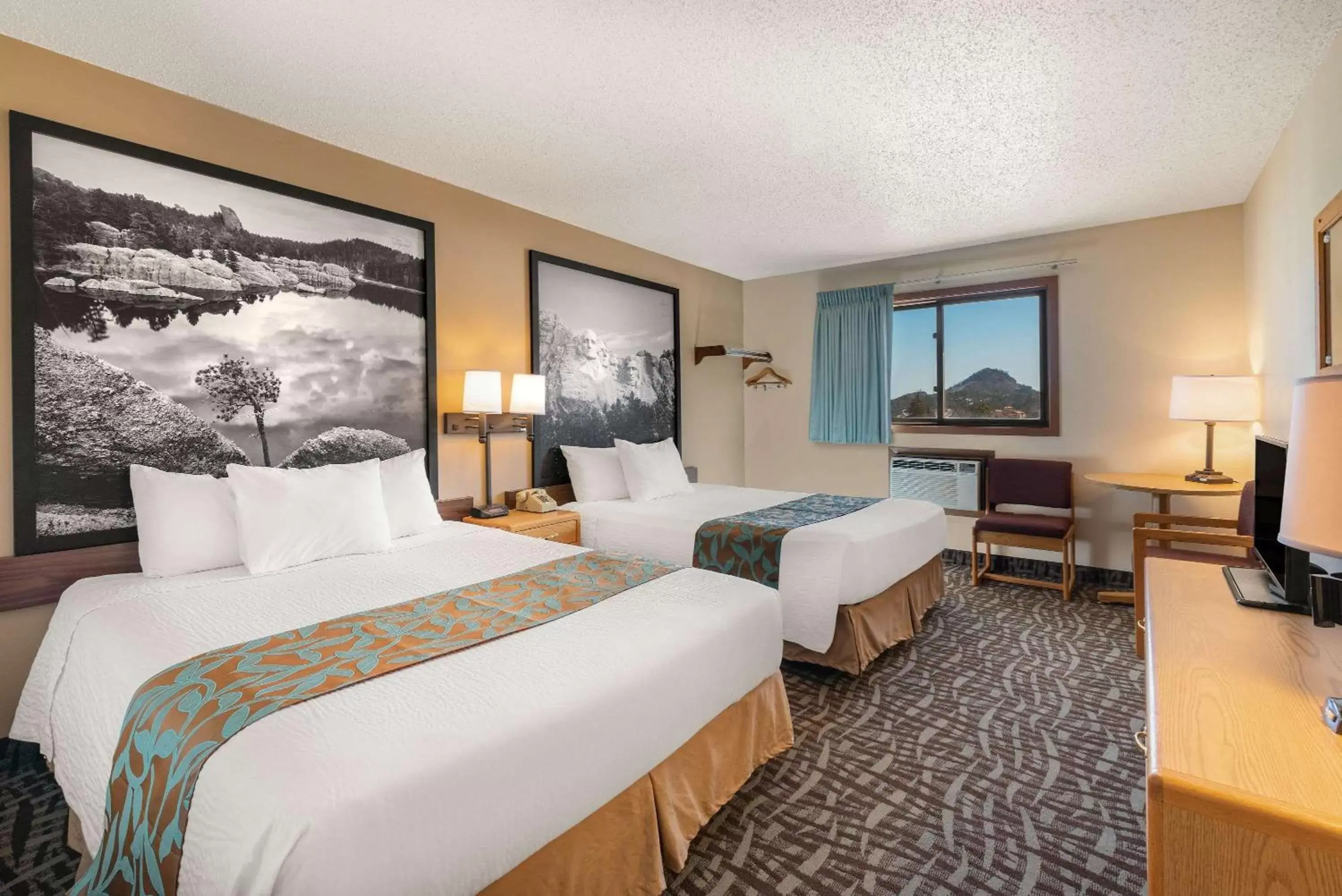 Photo of the whole room in Super 8 by Wyndham Hill City/Mt Rushmore/ Area
