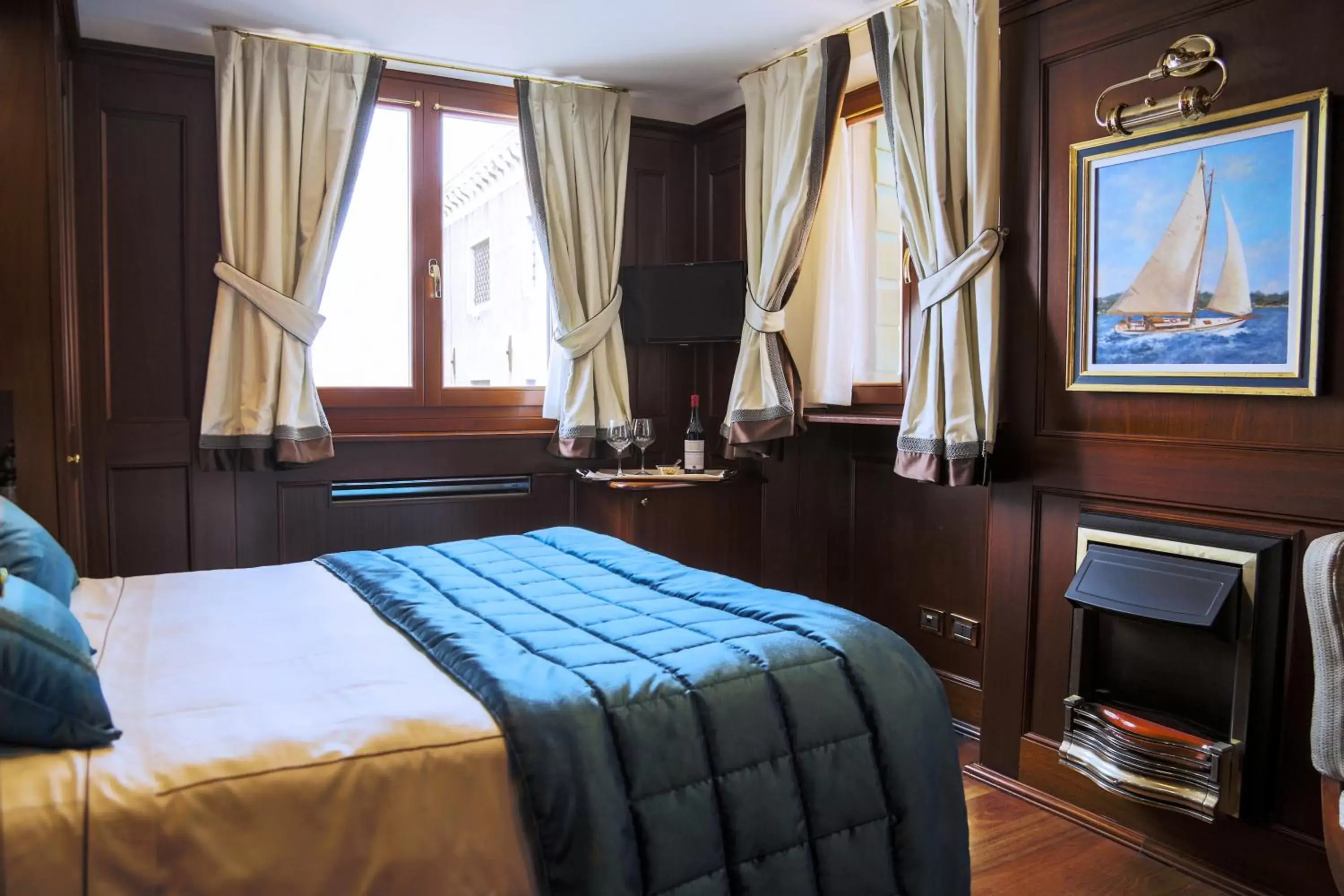 Bed in Hotel Bucintoro