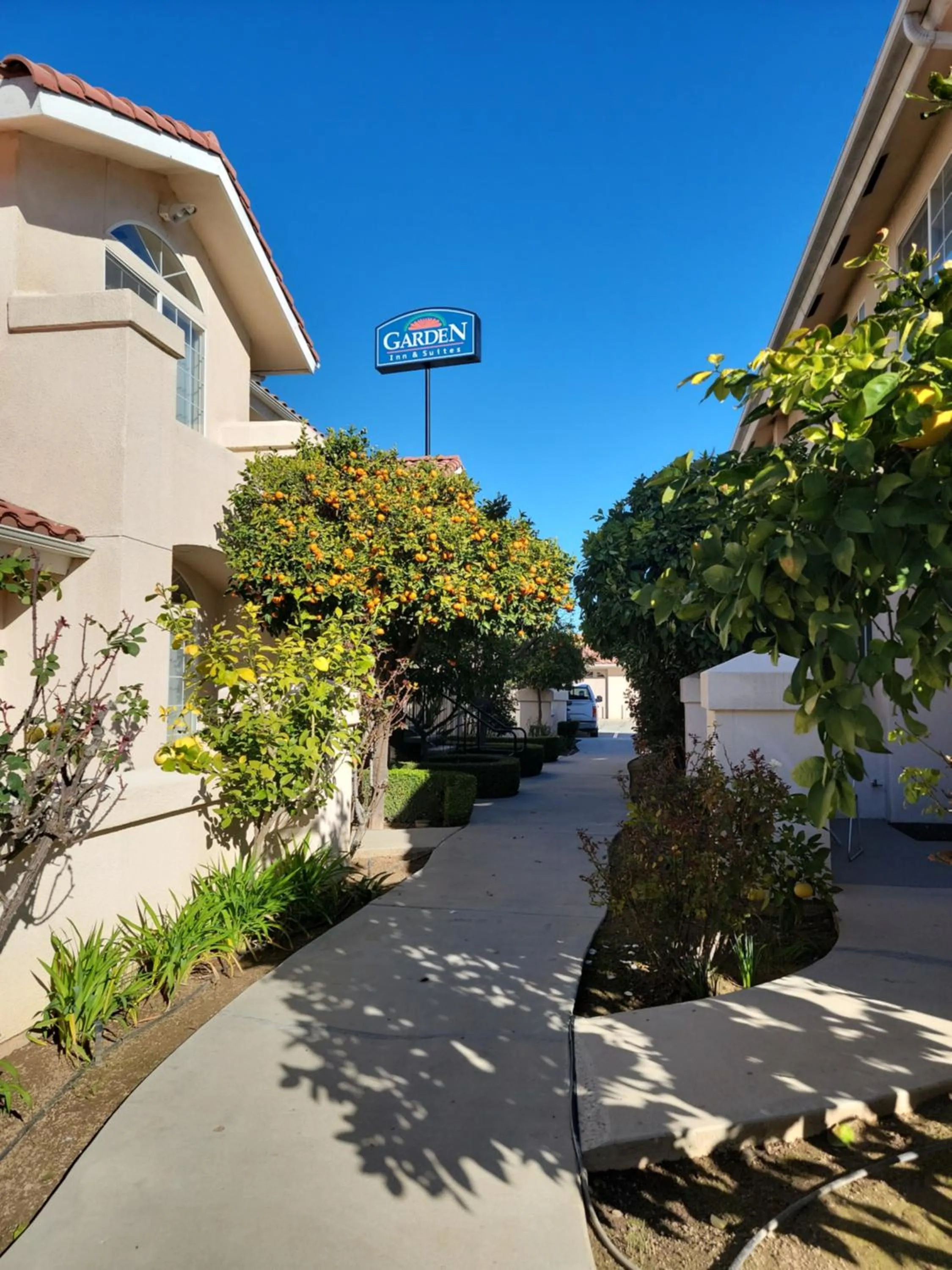 Property building in Garden Inn and Suites Fresno