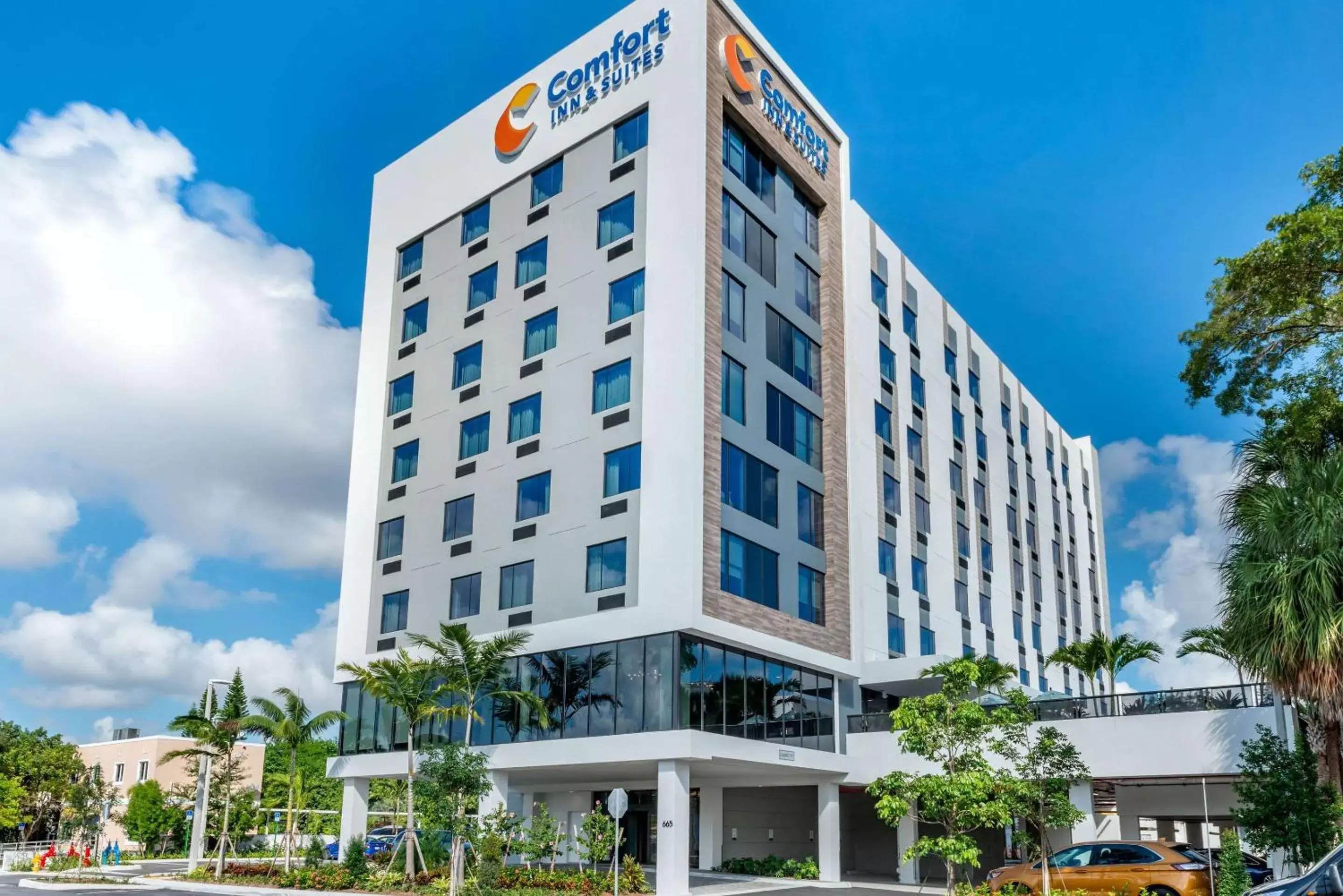 Property building in Comfort Inn & Suites Miami International Airport