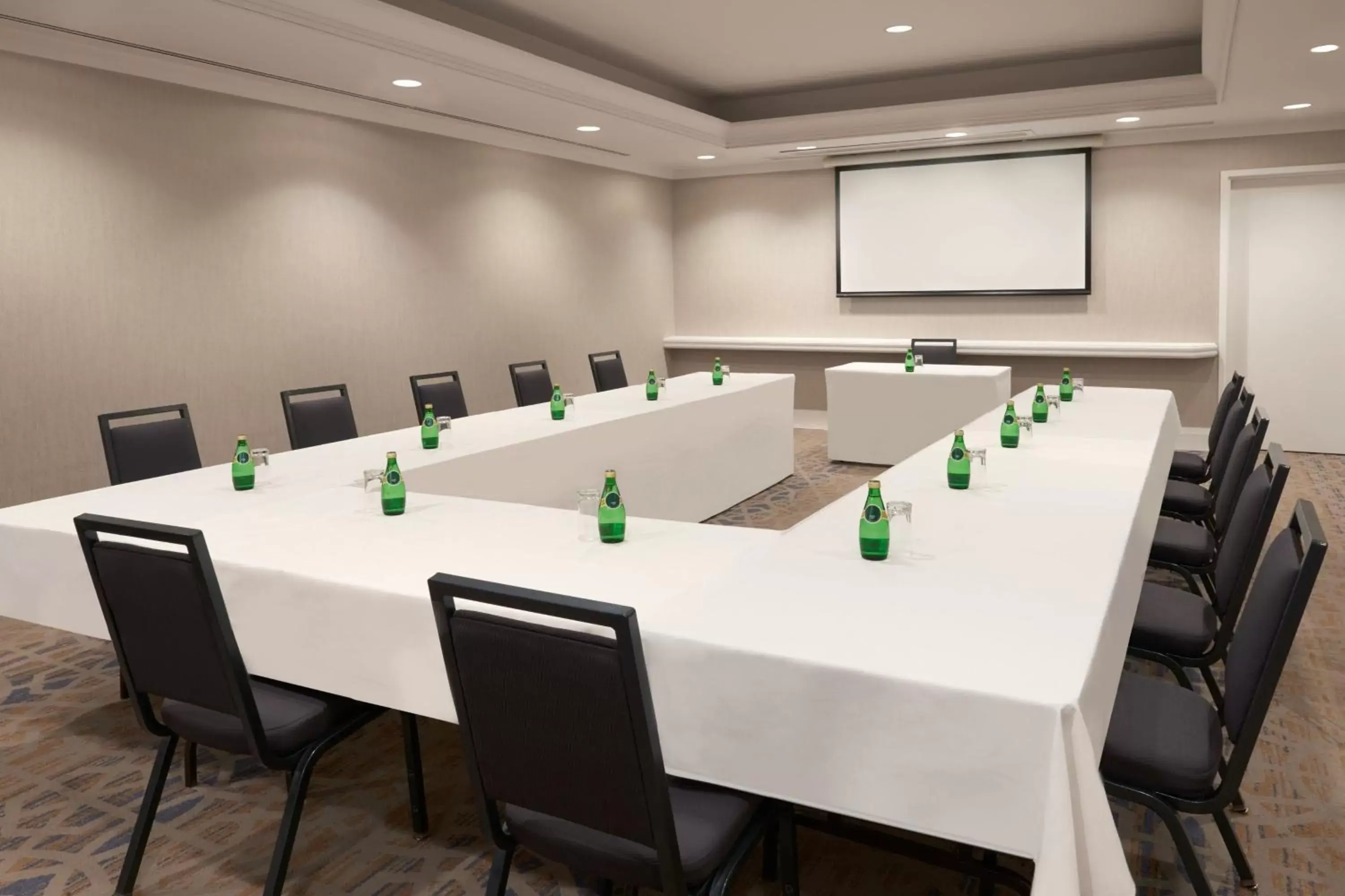 Meeting/conference room in Sheraton Parkway Toronto North Hotel & Suites