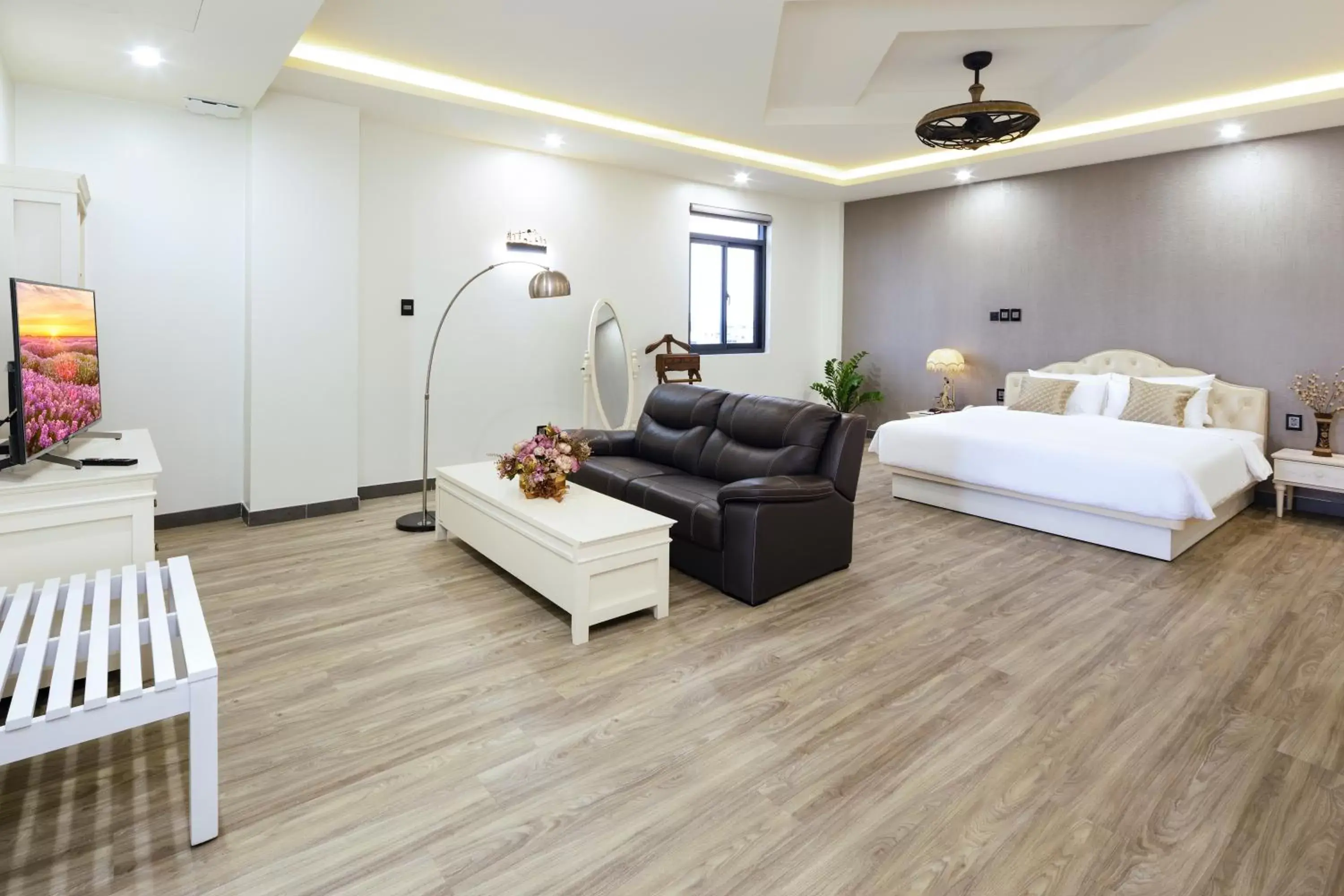 Bed in LARA HOTEL LONG XUYÊN Bed in LARA HOTEL LONG XUYÊN