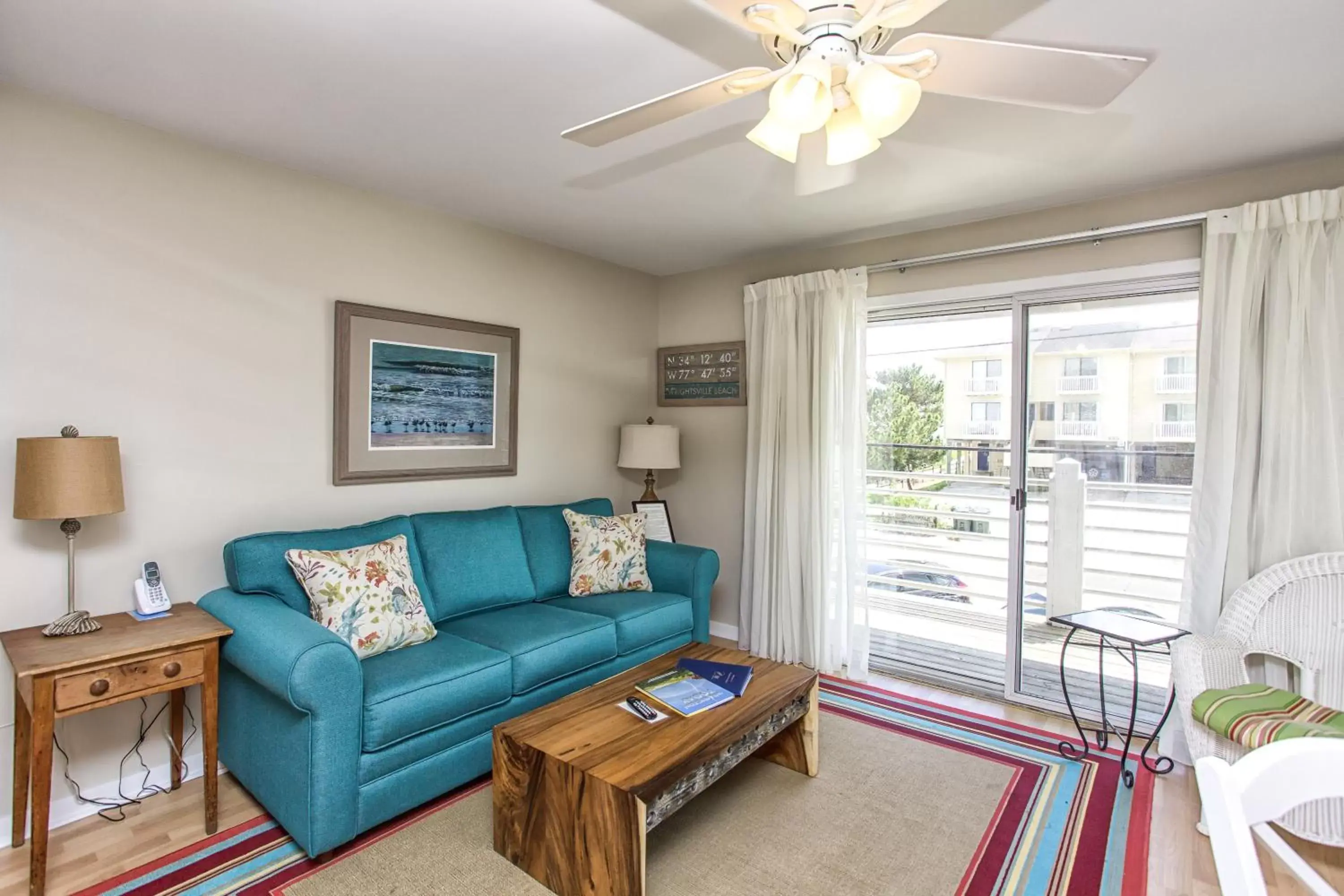 Living room, Seating Area in Sandpeddler Inn and Suites