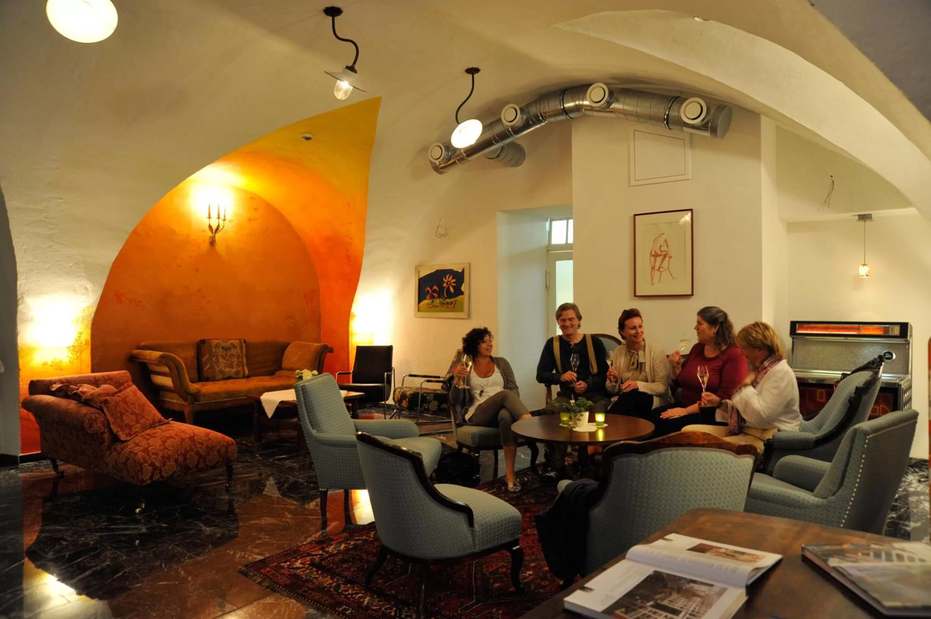 Communal lounge/ TV room in Erlebnis Post - Stadthotel mit EigenART