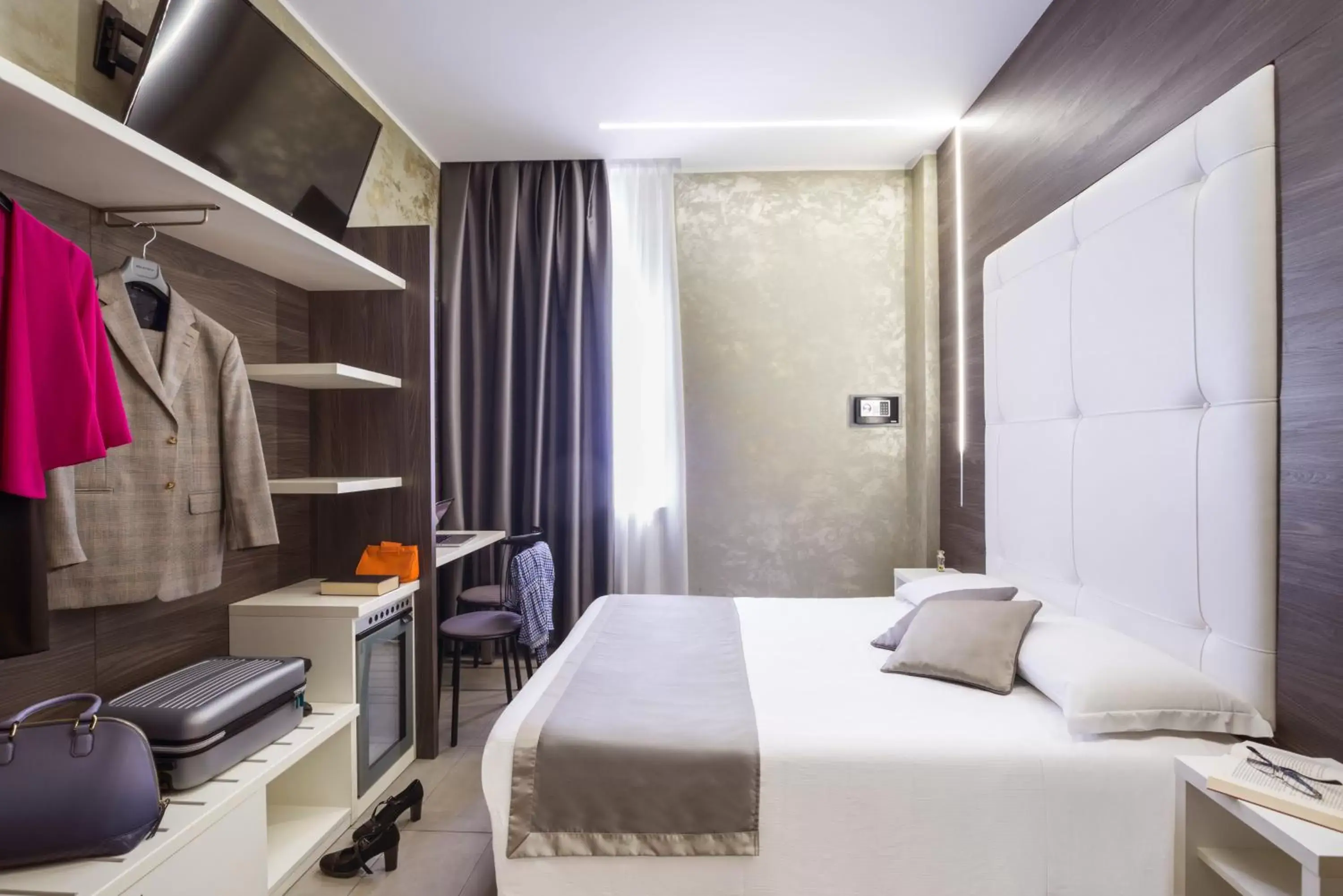 Photo of the whole room, Bed in Ibis Styles Milano Centro