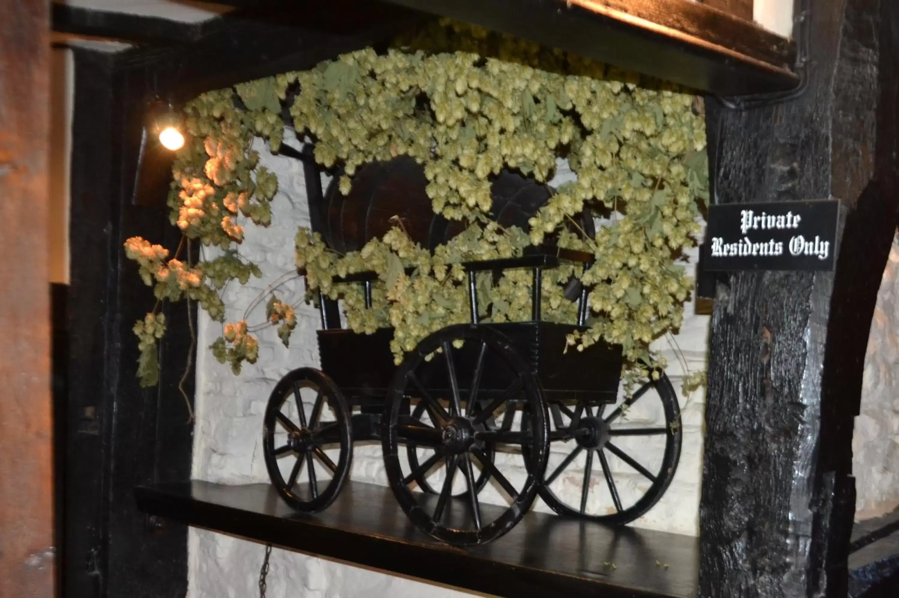 Decorative detail in Mermaid Inn